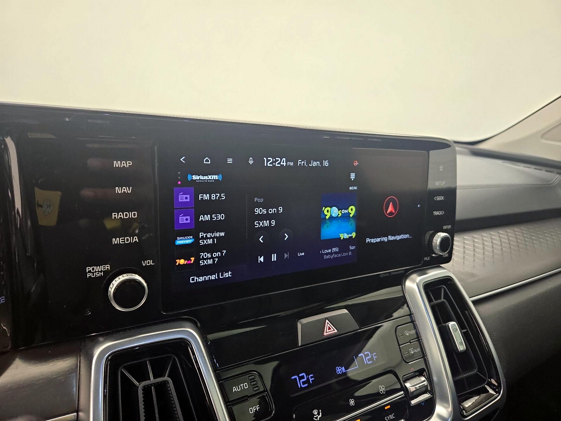 Thumbnail: 2022 Kia Sorento - 16