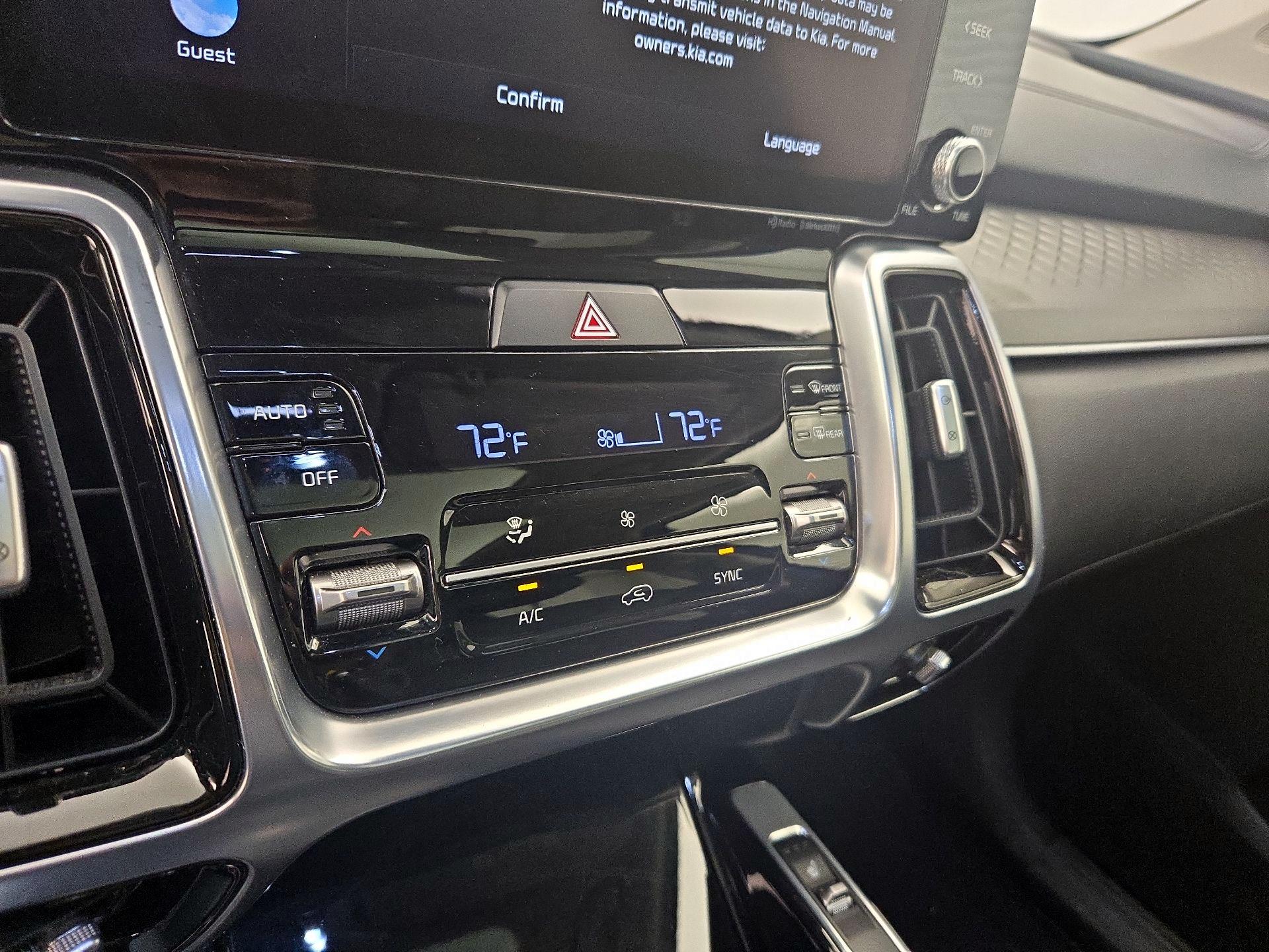 Thumbnail: 2022 Kia Sorento - 17