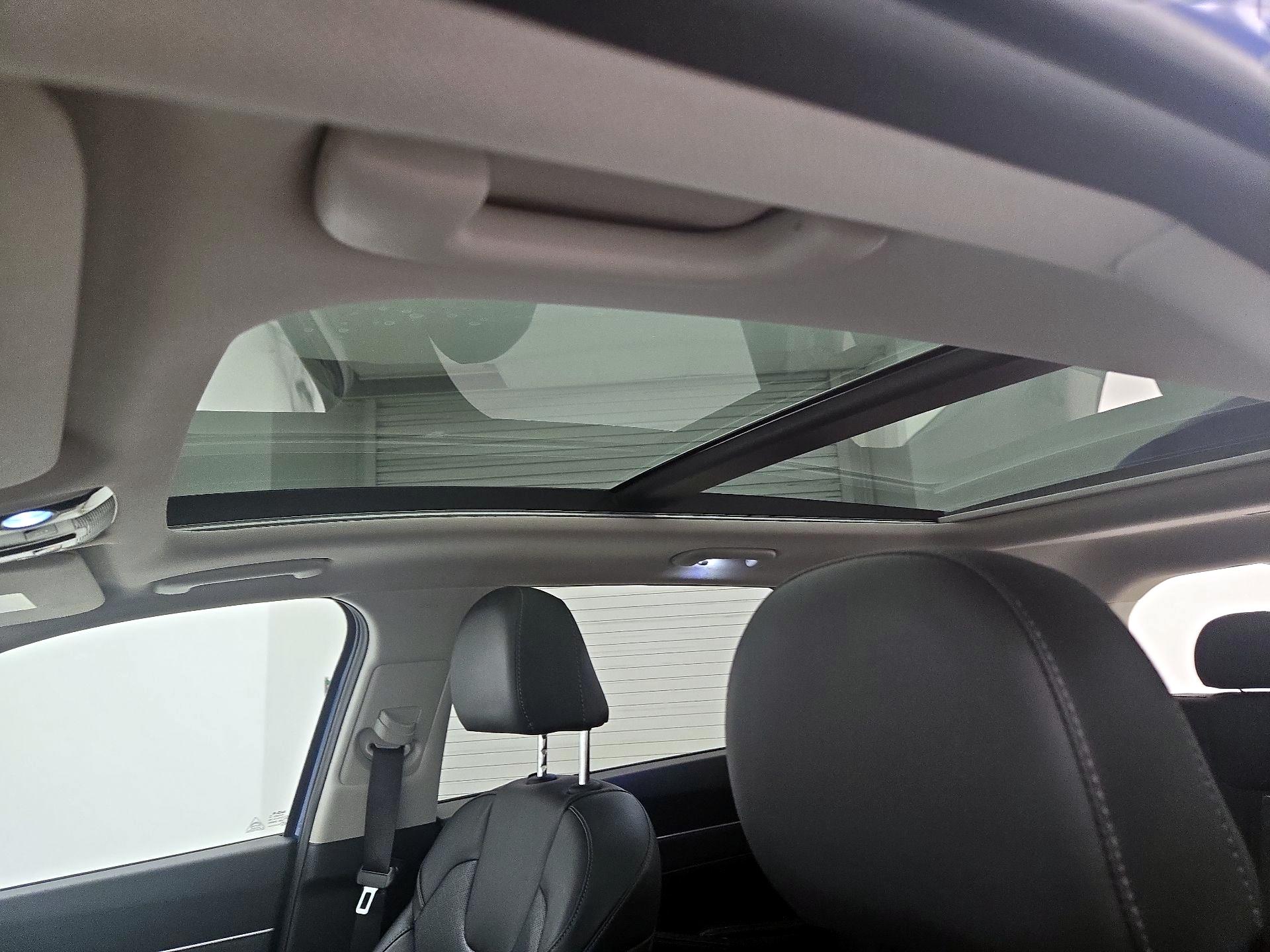 Thumbnail: 2022 Kia Sorento - 20