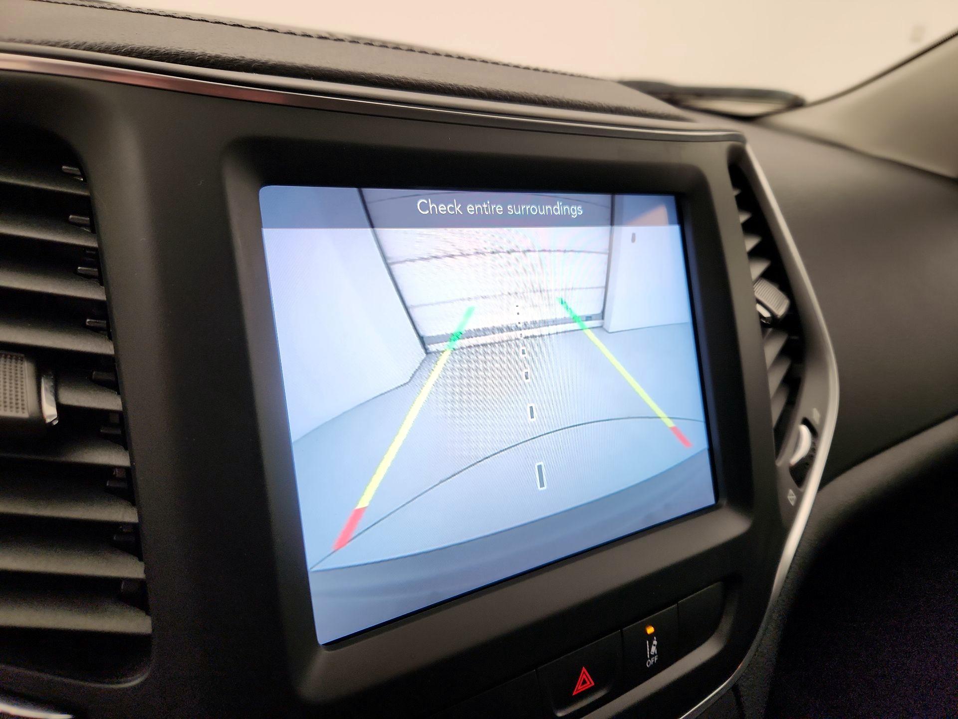 Thumbnail: 2022 Jeep Cherokee - 14