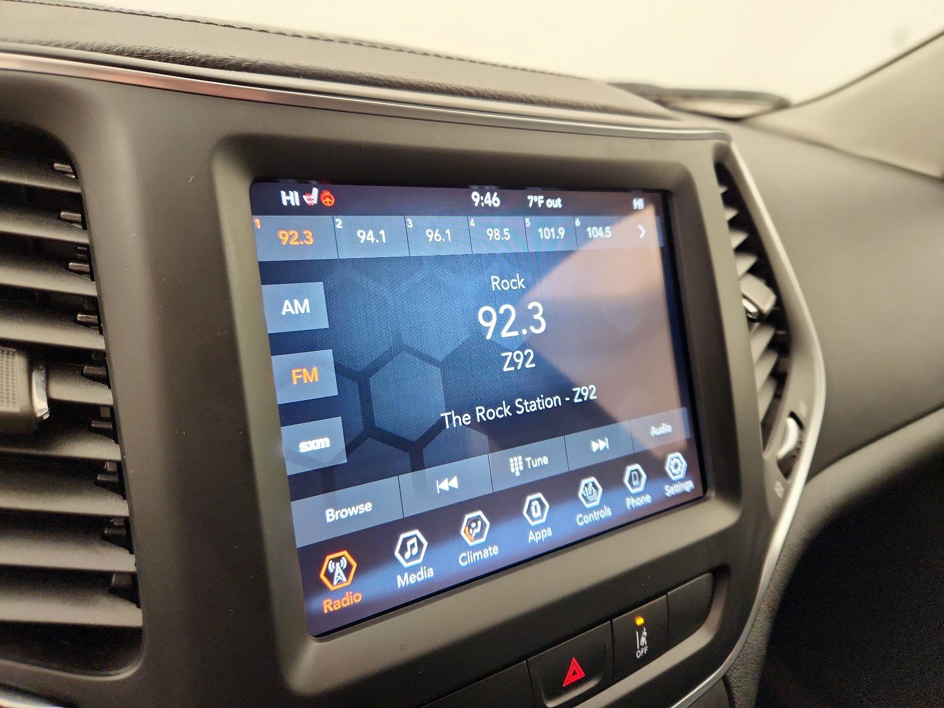 Thumbnail: 2022 Jeep Cherokee - 15