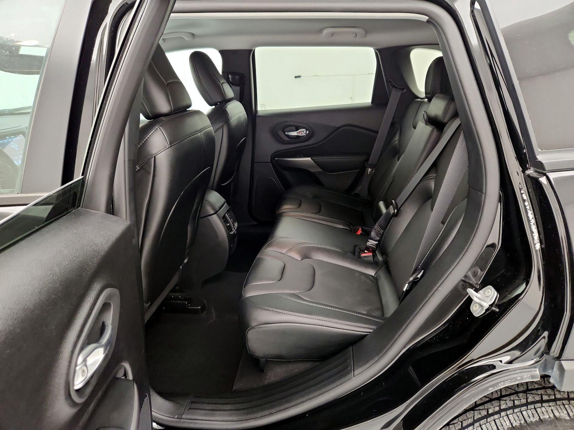 Thumbnail: 2022 Jeep Cherokee - 19