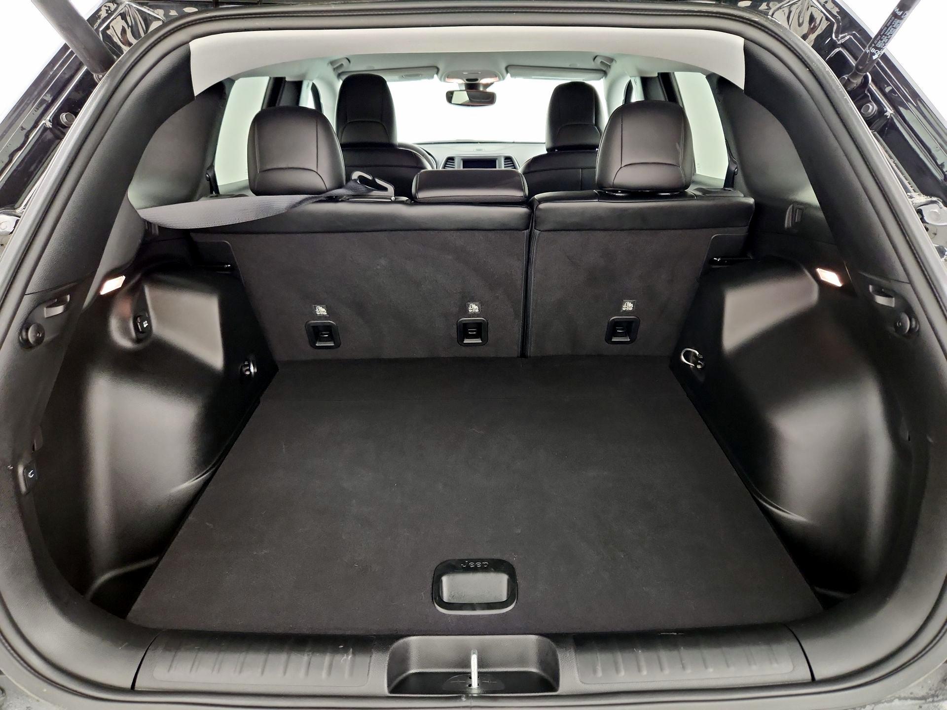 Thumbnail: 2022 Jeep Cherokee - 20