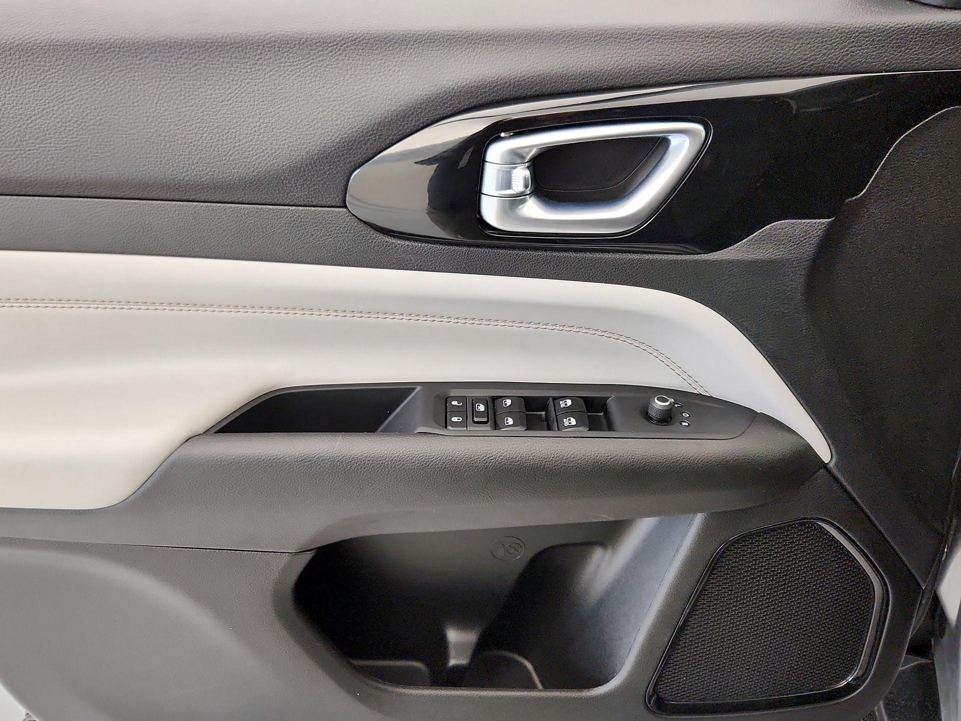 Thumbnail: 2023 Jeep Compass - 12