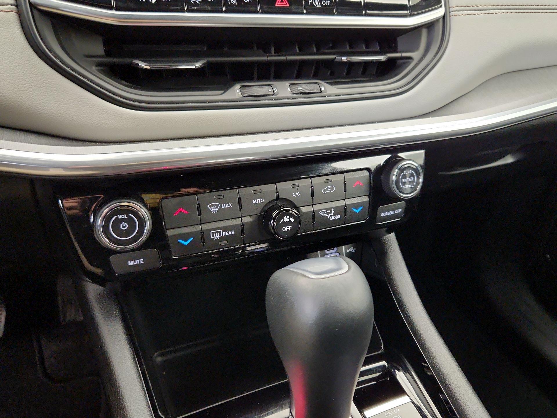 Thumbnail: 2023 Jeep Compass - 16