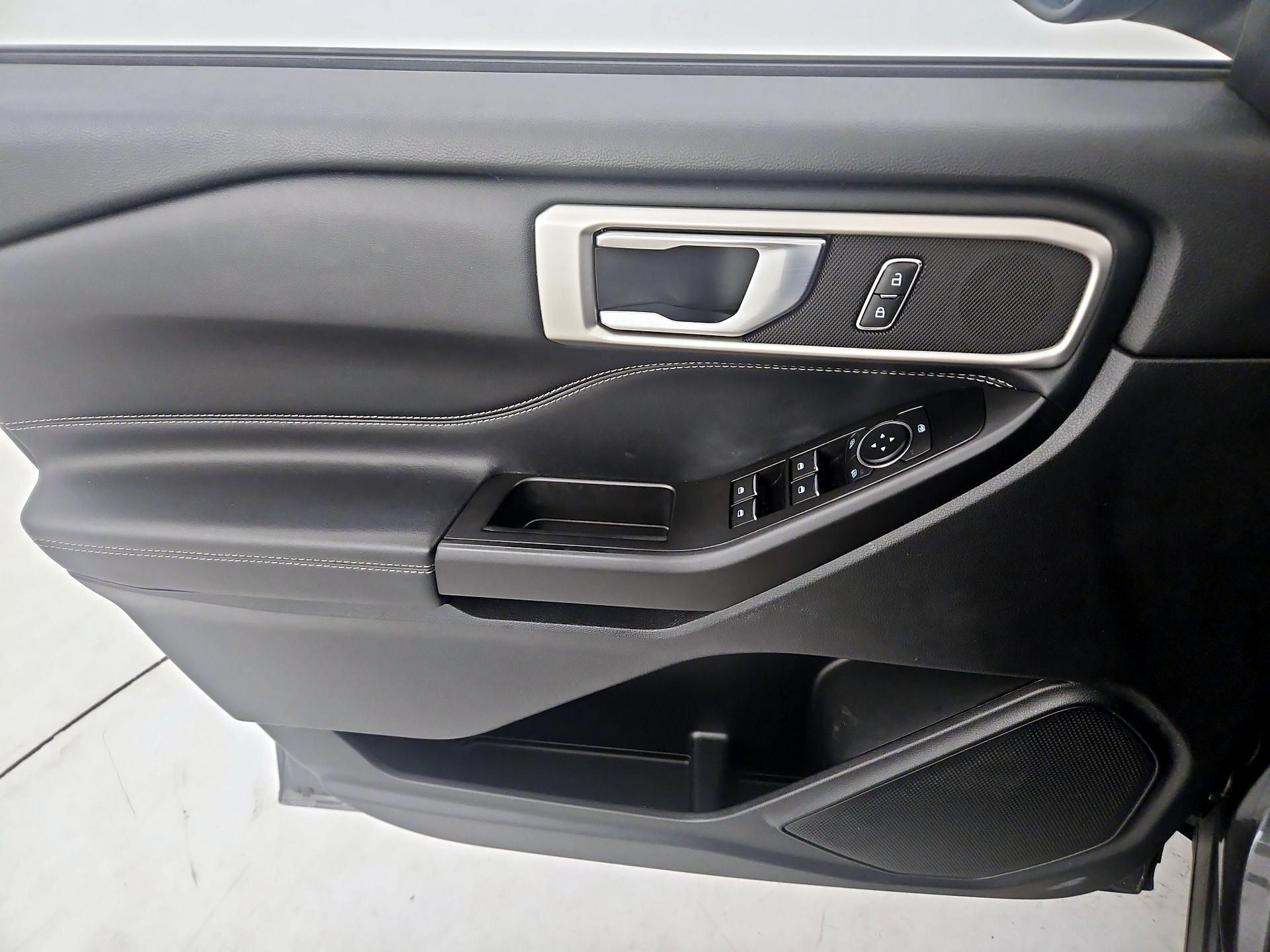 Thumbnail: 2020 Ford Explorer - 12