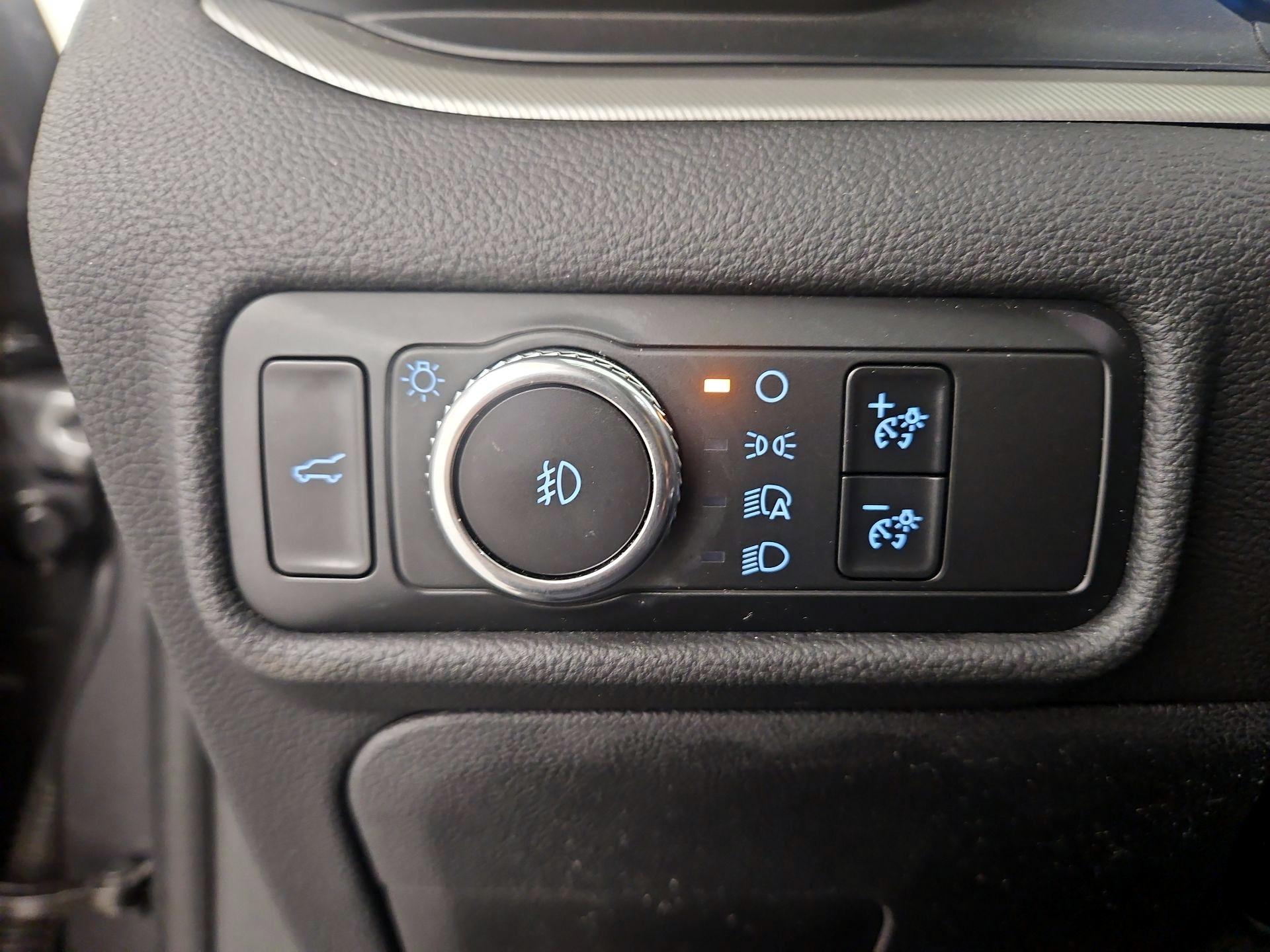 Thumbnail: 2020 Ford Explorer - 13