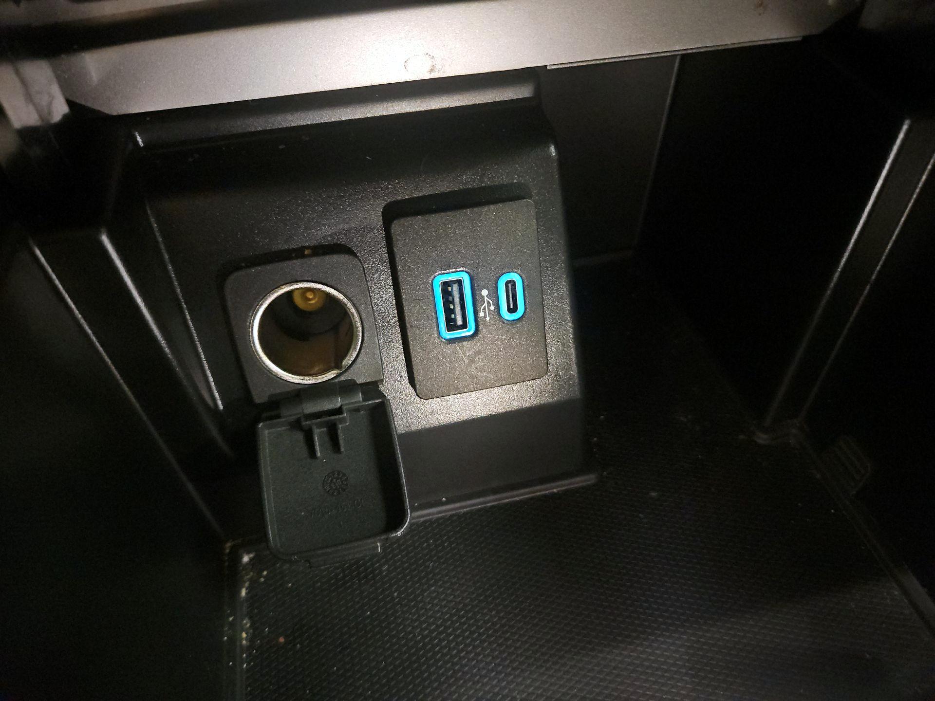 Thumbnail: 2020 Ford Explorer - 19