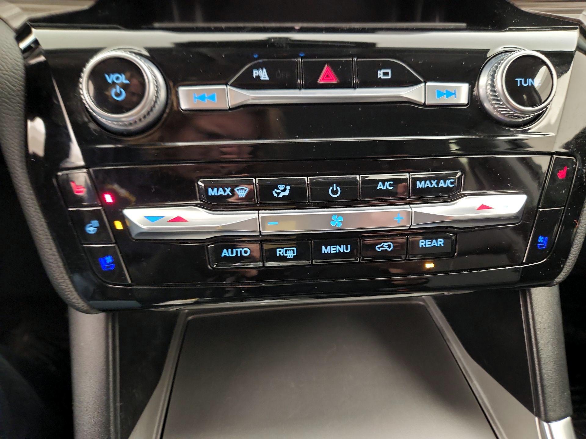 Thumbnail: 2022 Ford Explorer - 17