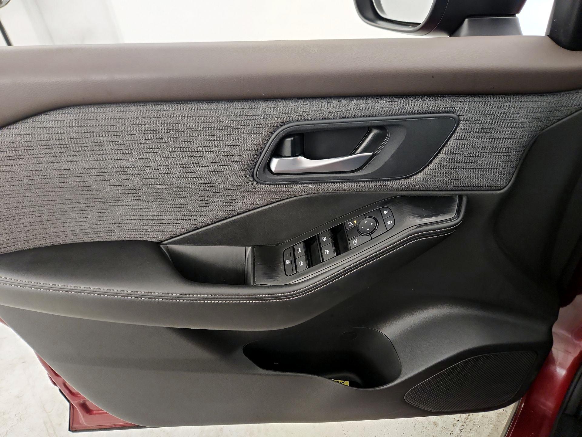 Thumbnail: 2023 Nissan Rogue - 12