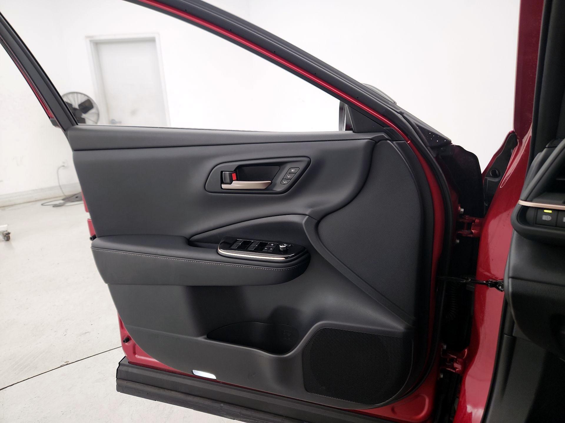 Thumbnail: 2025 Toyota Crown Signia - 12