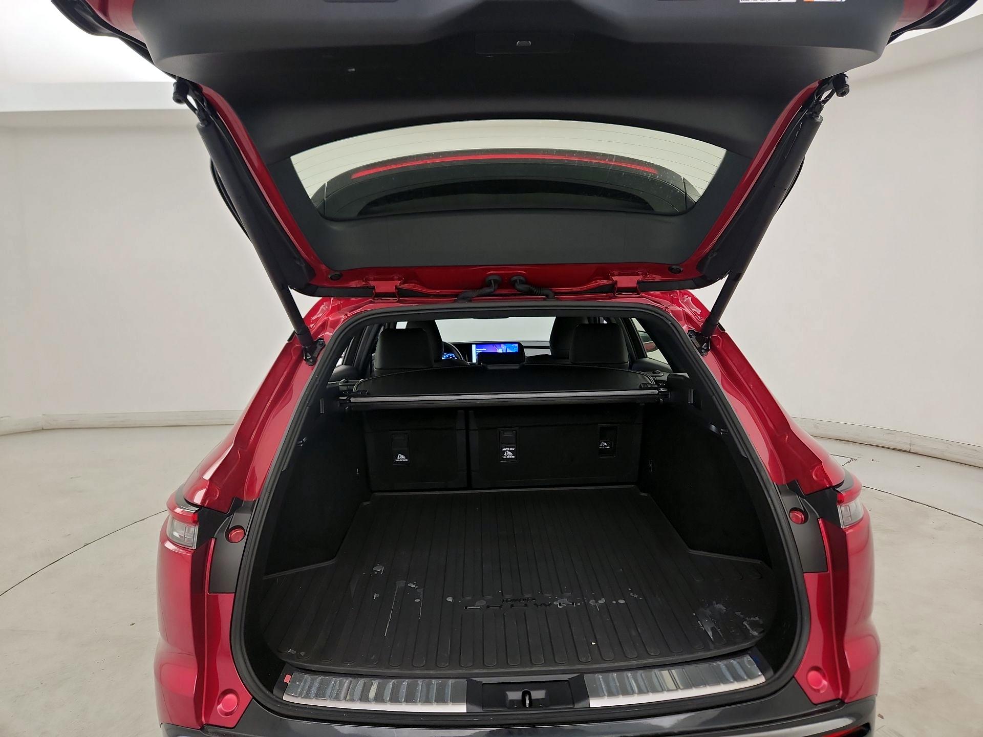 Thumbnail: 2025 Toyota Crown Signia - 20