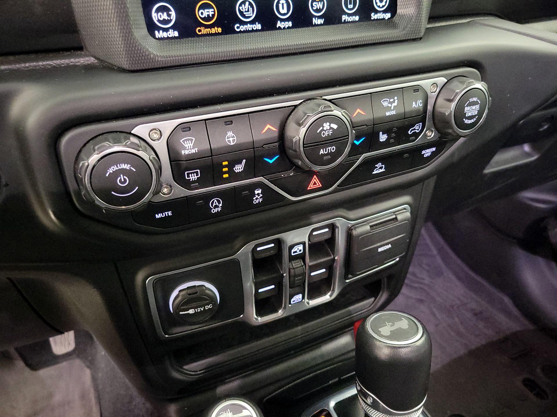 Thumbnail: 2022 Jeep Wrangler - 16