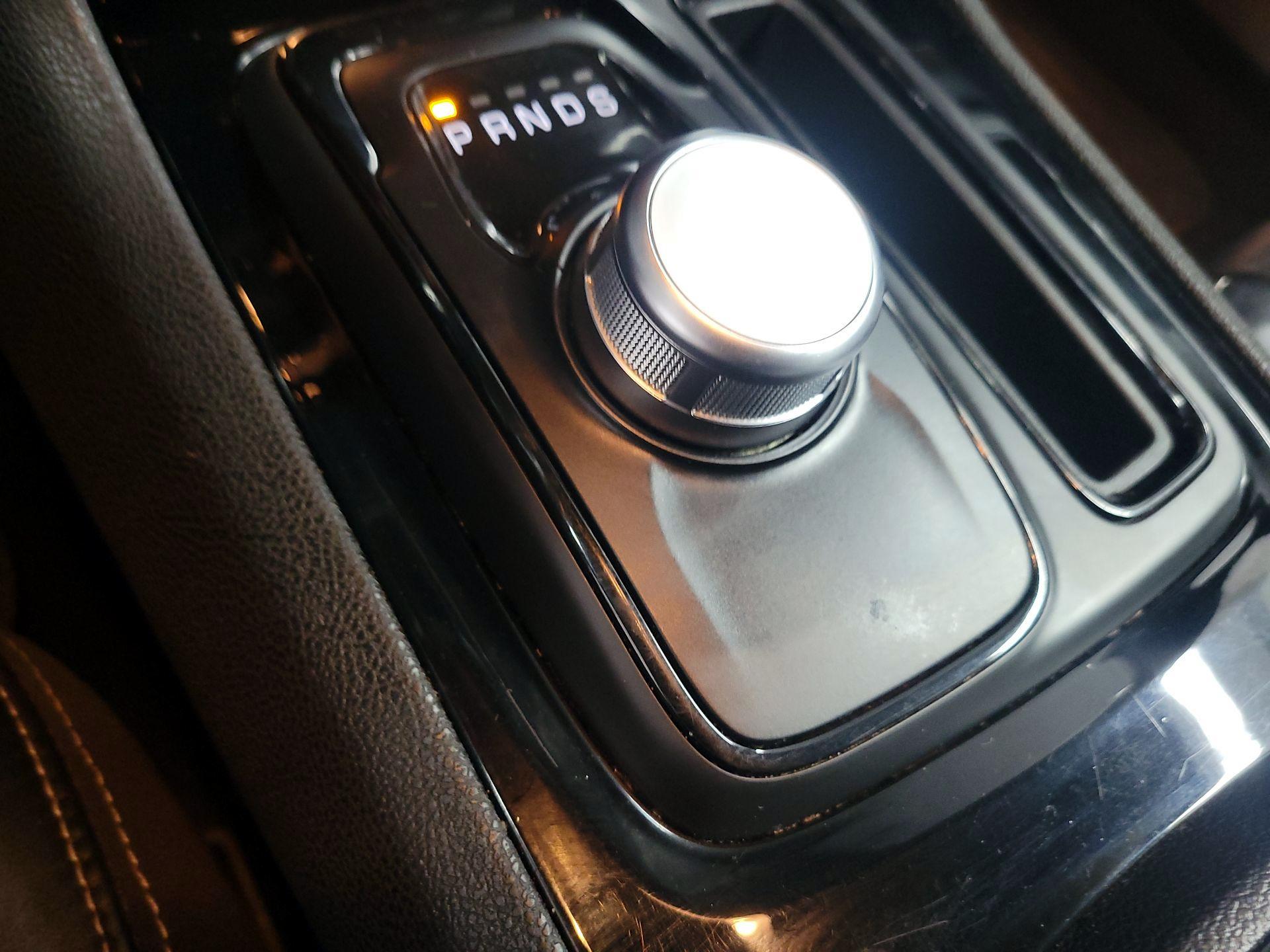 Thumbnail: 2023 Chrysler 300 - 14