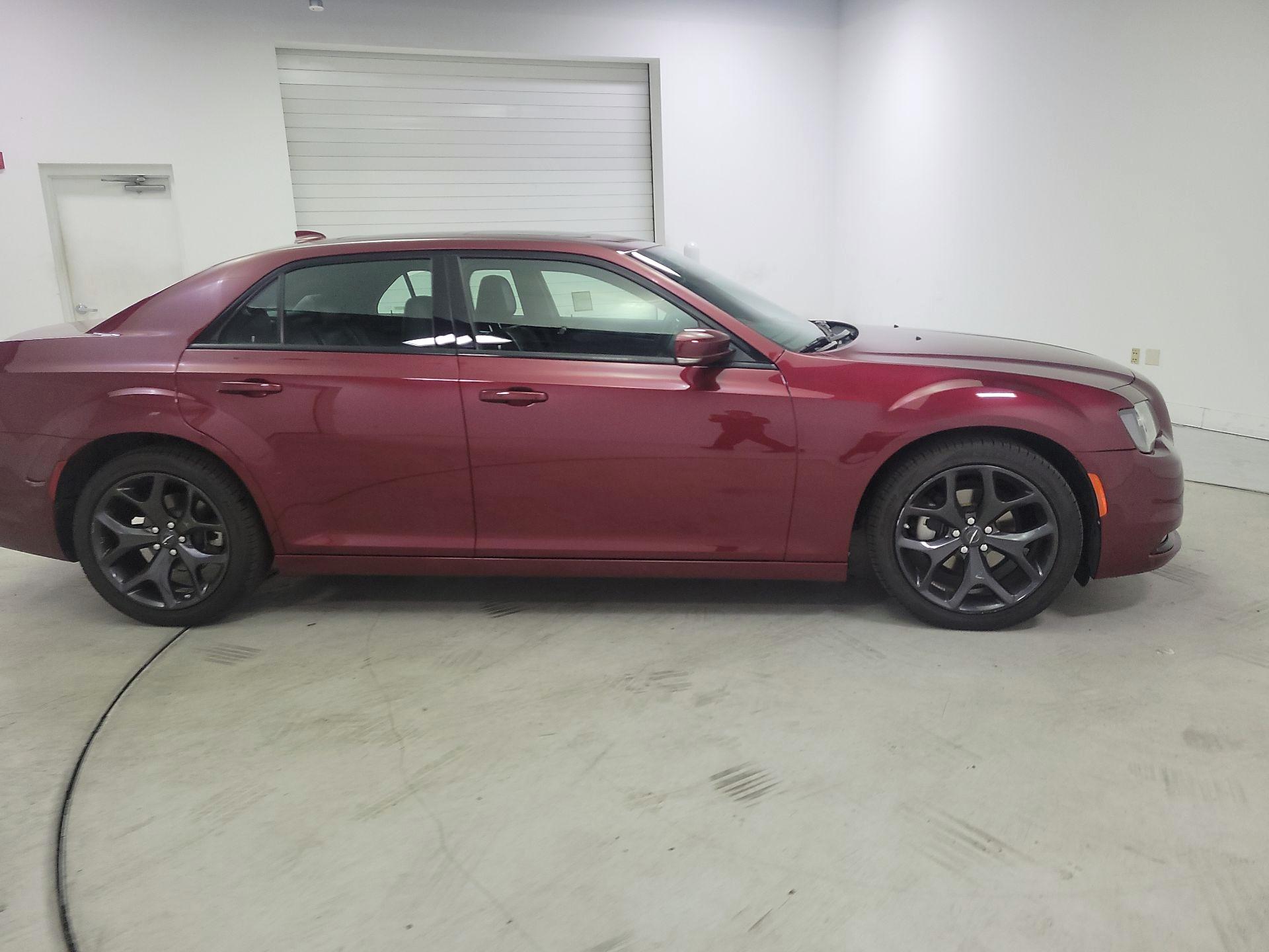 Thumbnail: 2023 Chrysler 300 - 4