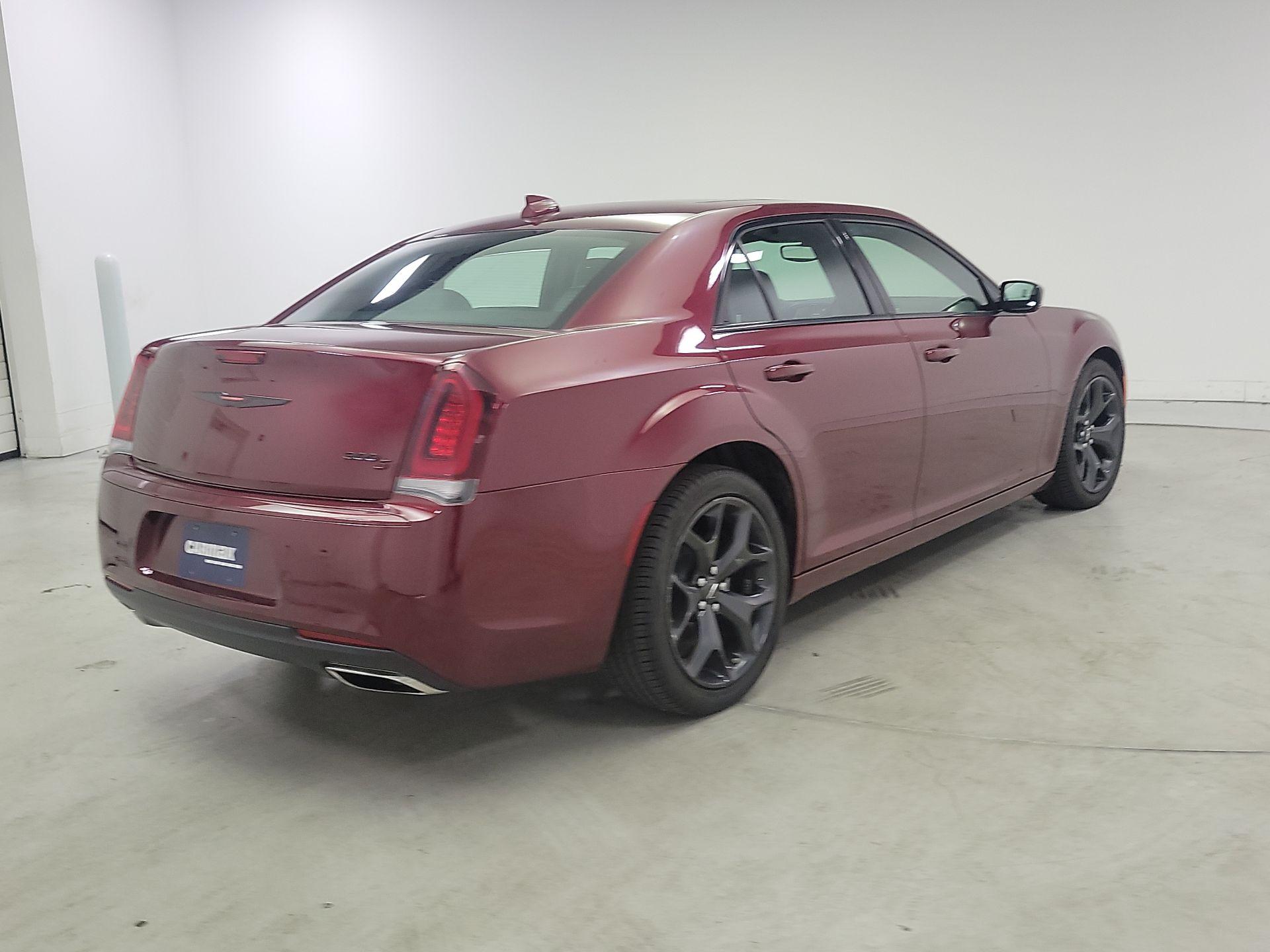 Thumbnail: 2023 Chrysler 300 - 5