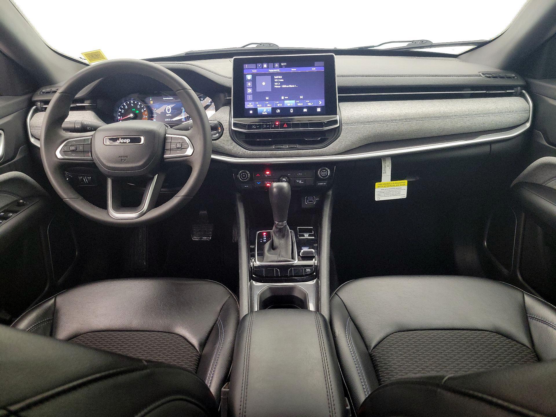 Thumbnail: 2023 Jeep Compass - 9