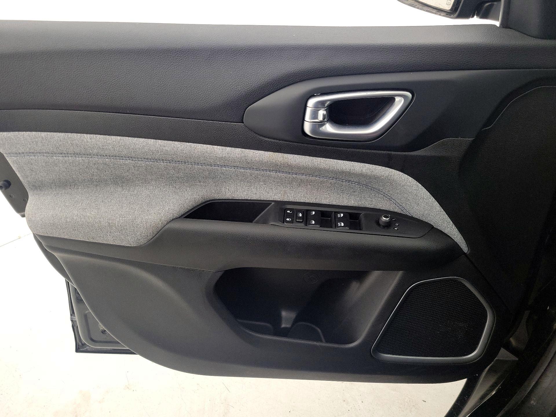 Thumbnail: 2023 Jeep Compass - 12