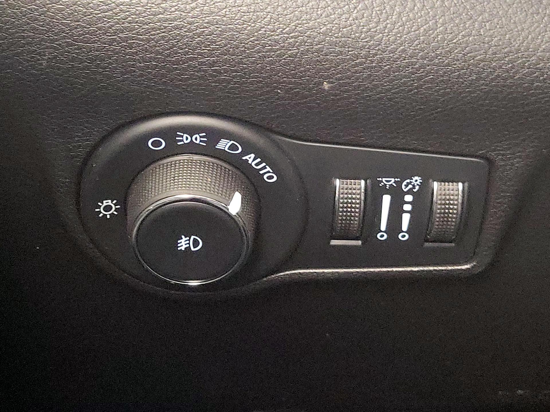 Thumbnail: 2023 Jeep Compass - 13