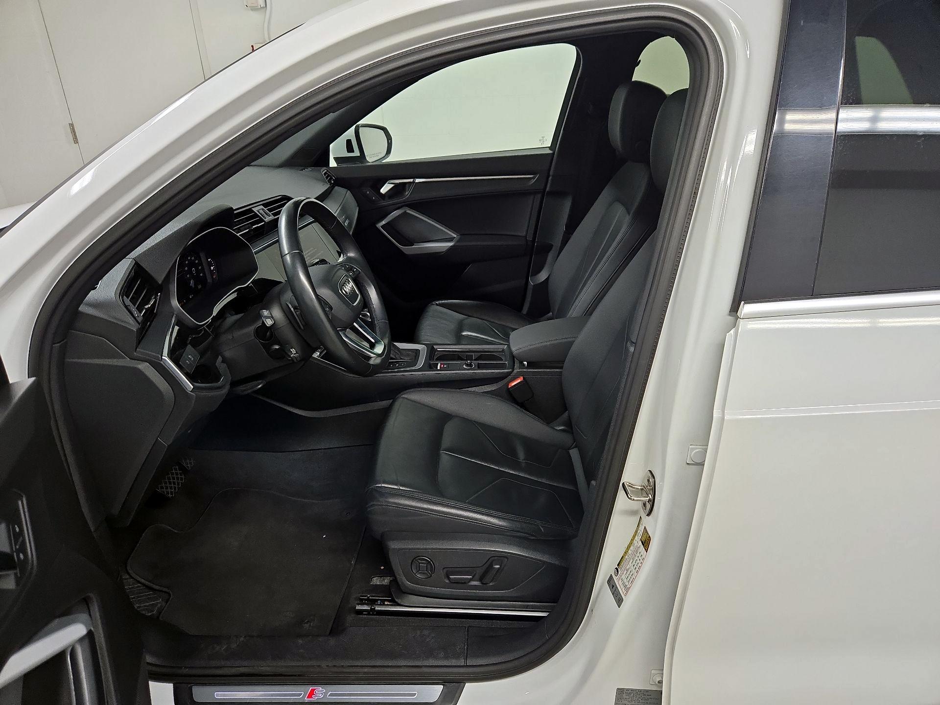 Thumbnail: 2023 Audi Q3 - 11