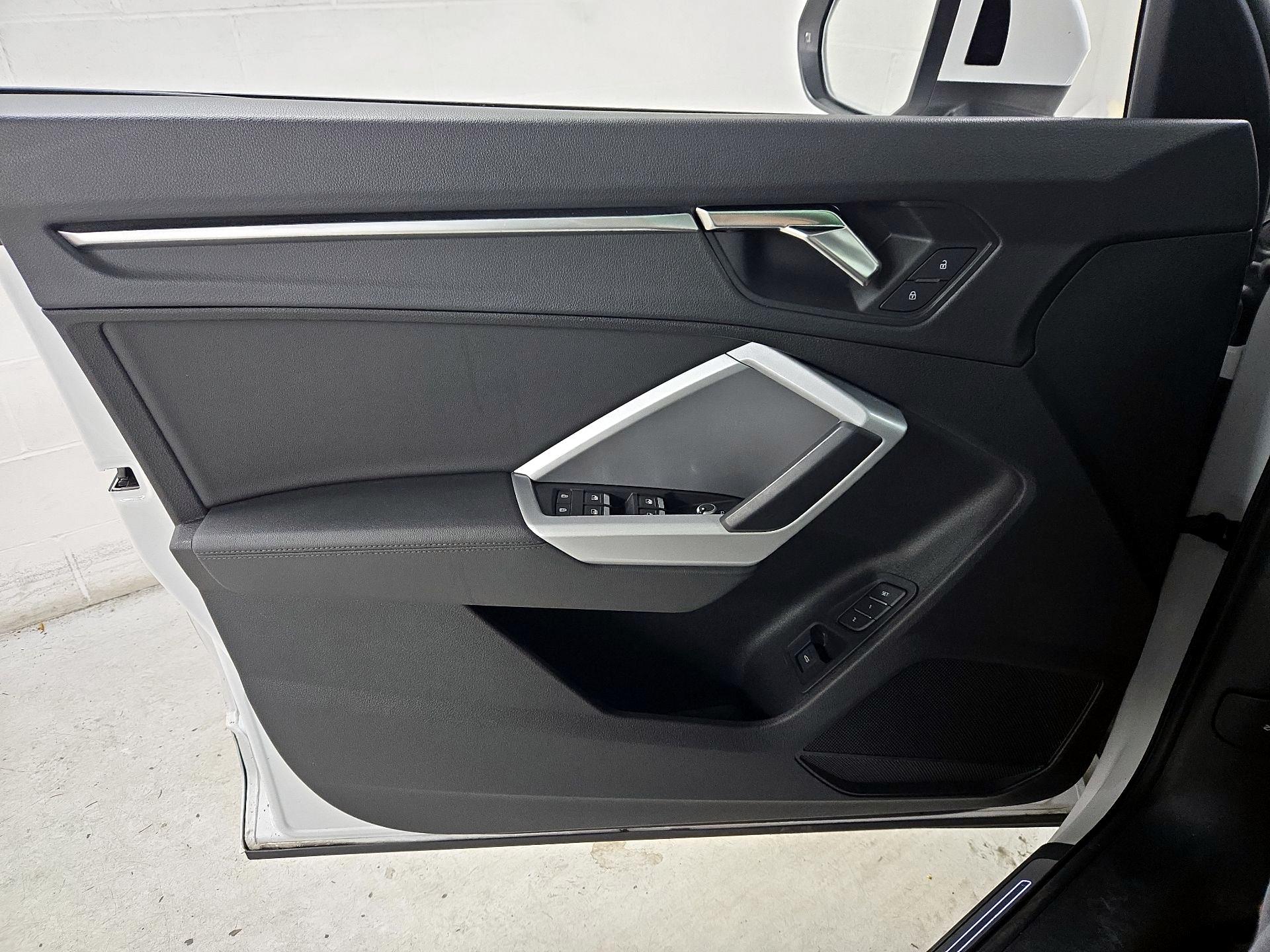 Thumbnail: 2023 Audi Q3 - 12