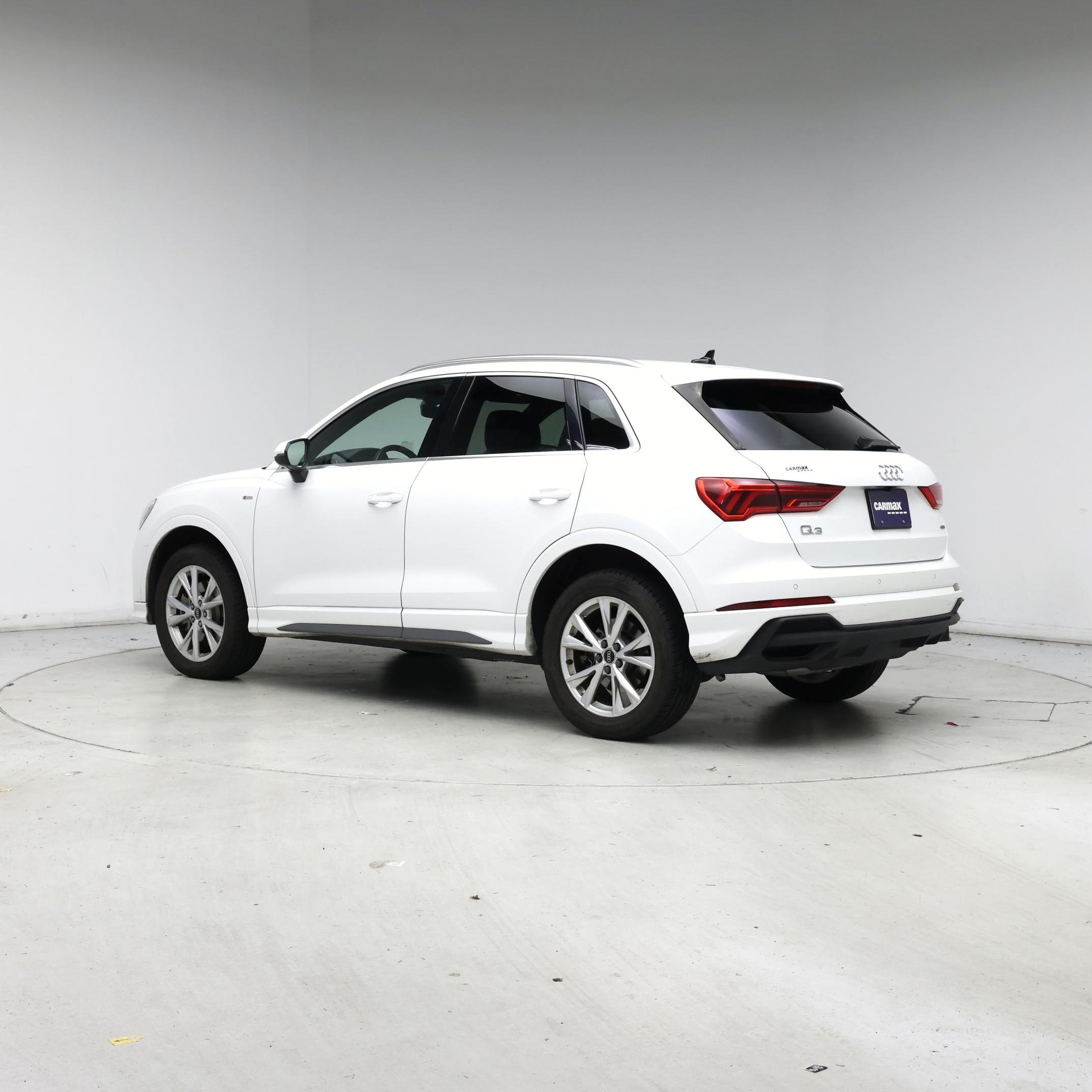 Thumbnail: 2023 Audi Q3 - 2