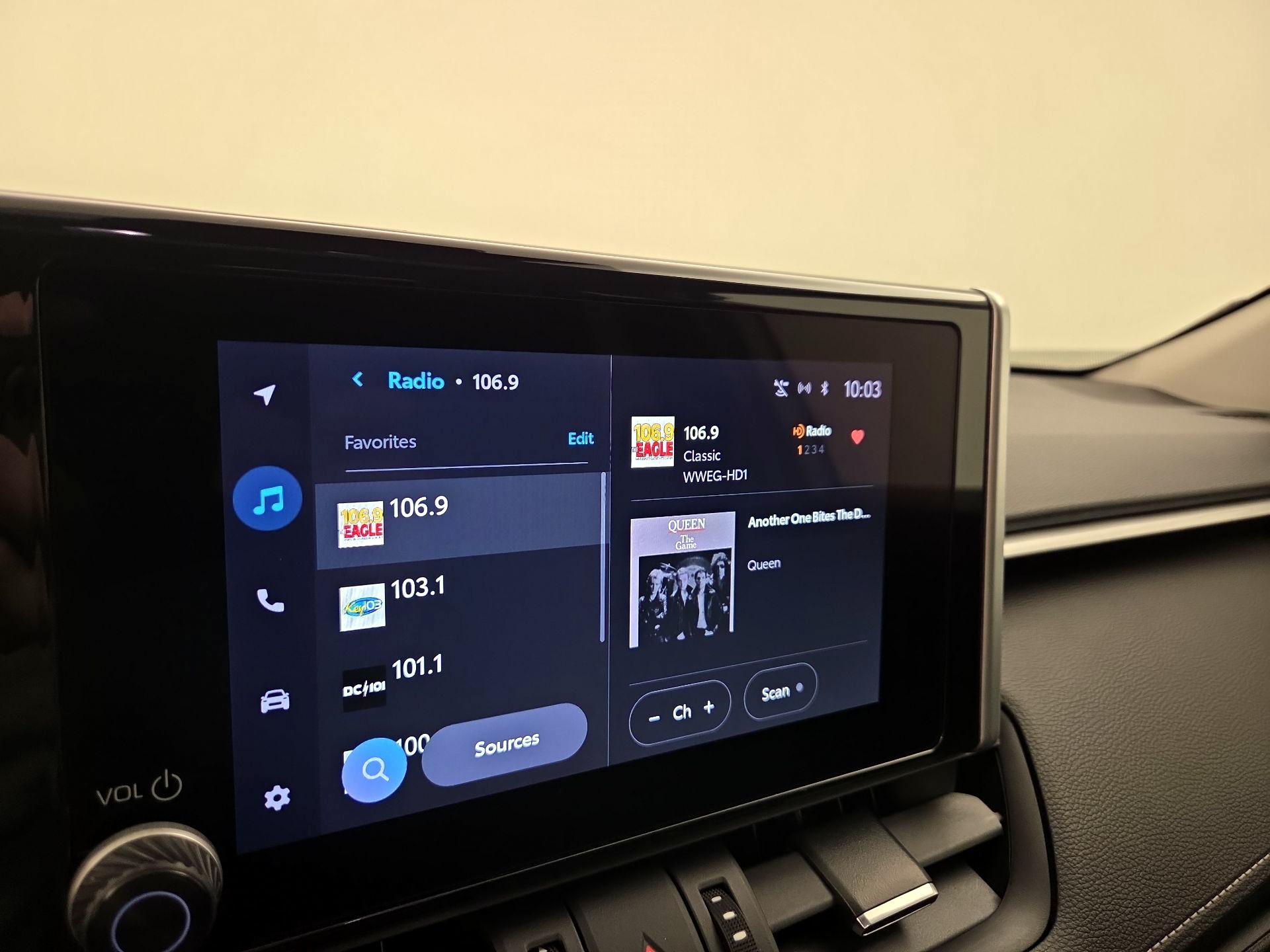 Thumbnail: 2023 Toyota RAV4 - 15