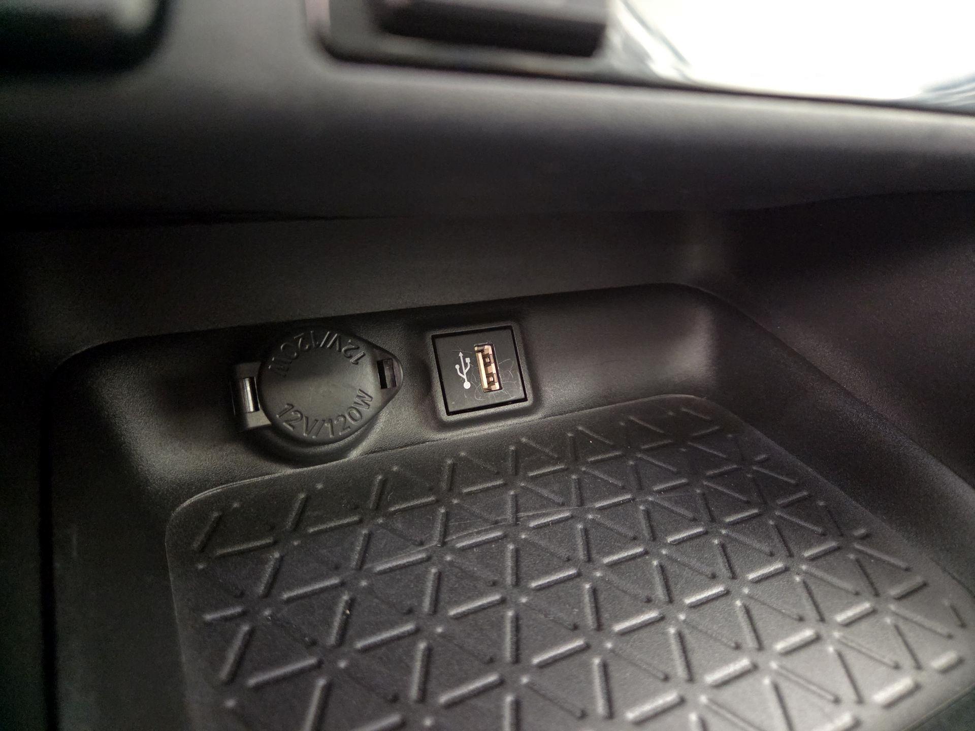 Thumbnail: 2023 Toyota RAV4 - 18