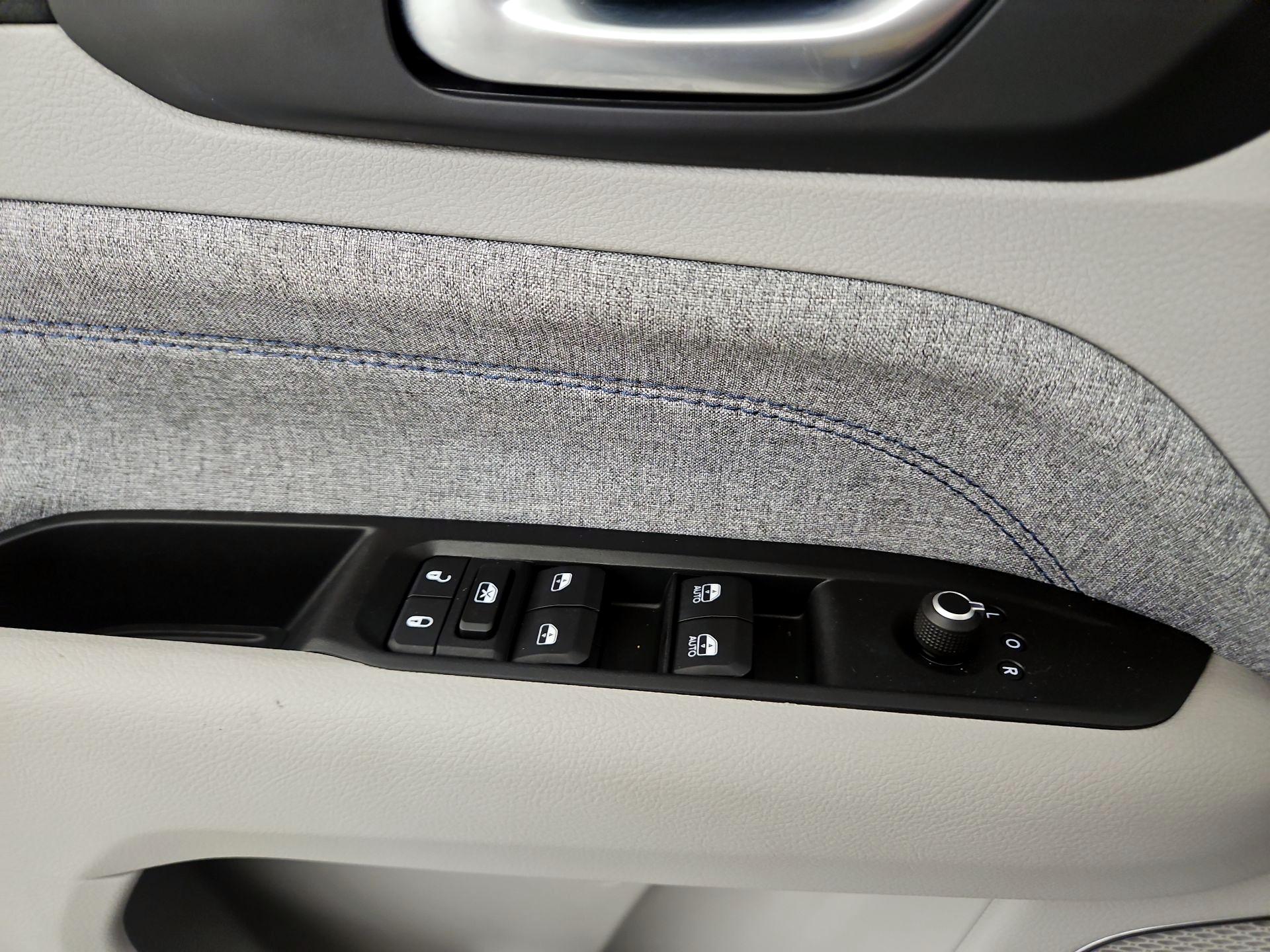 Thumbnail: 2022 Jeep Compass - 12