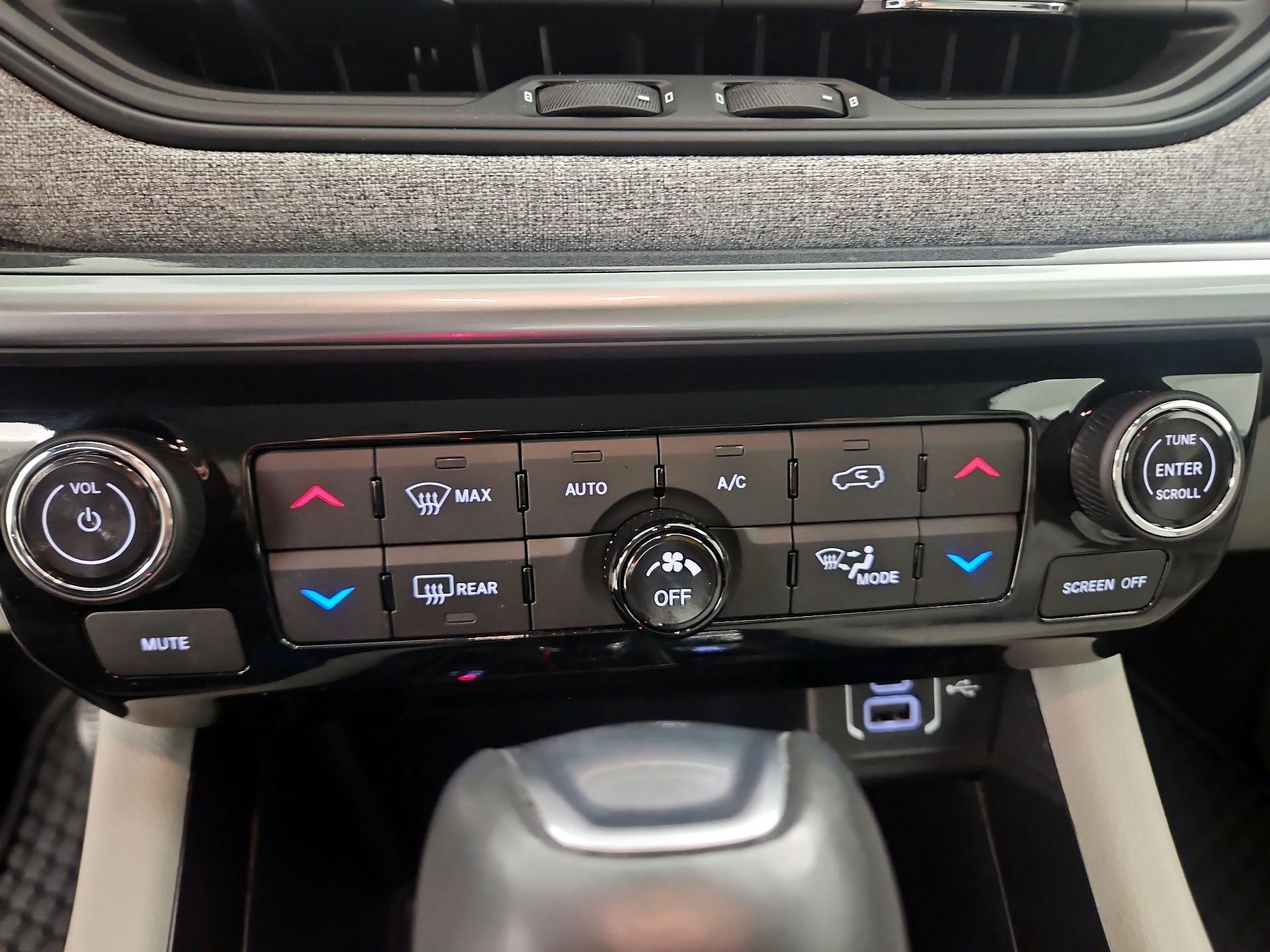 Thumbnail: 2022 Jeep Compass - 16