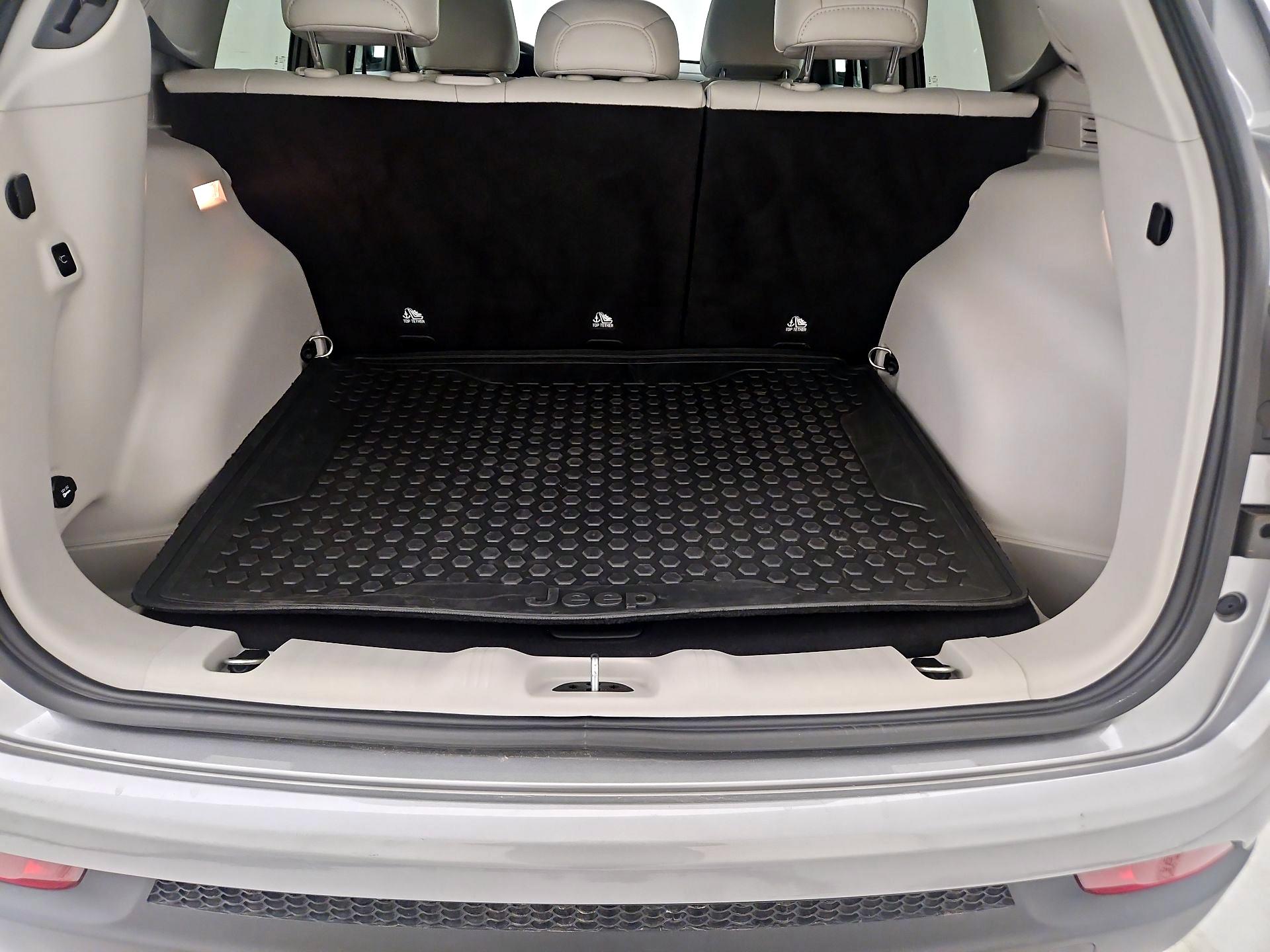 Thumbnail: 2022 Jeep Compass - 20