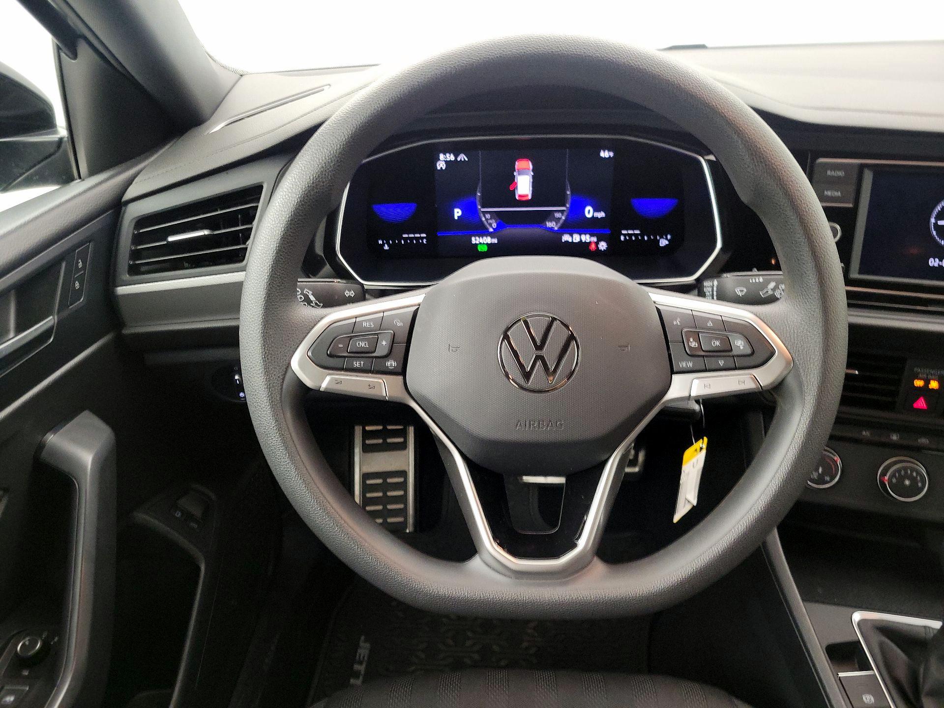 Thumbnail: 2023 Volkswagen Jetta - 10