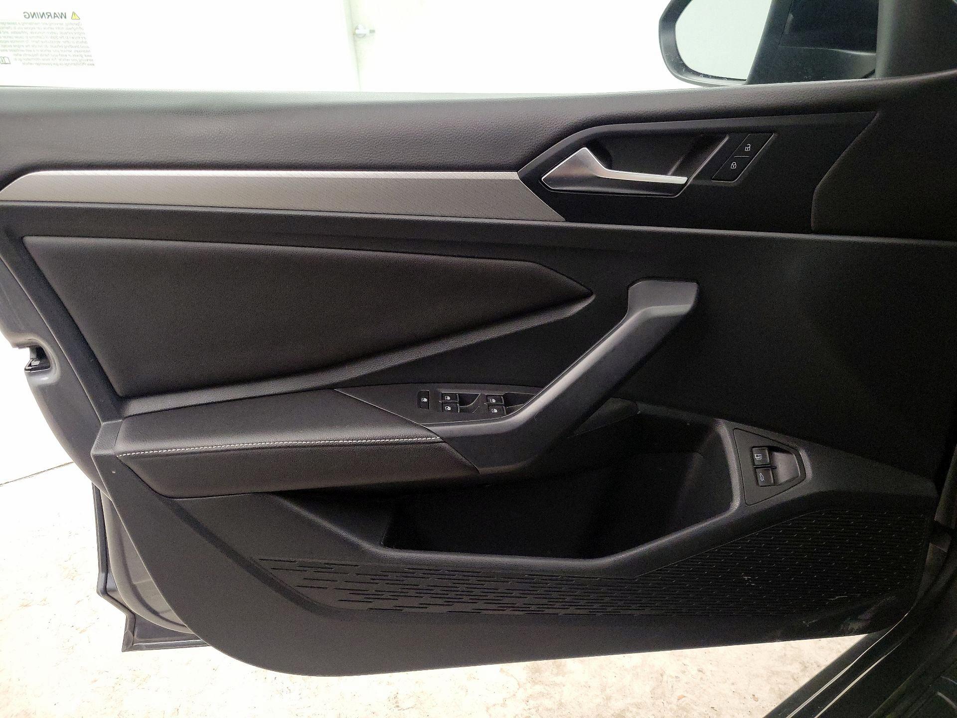 Thumbnail: 2023 Volkswagen Jetta - 12