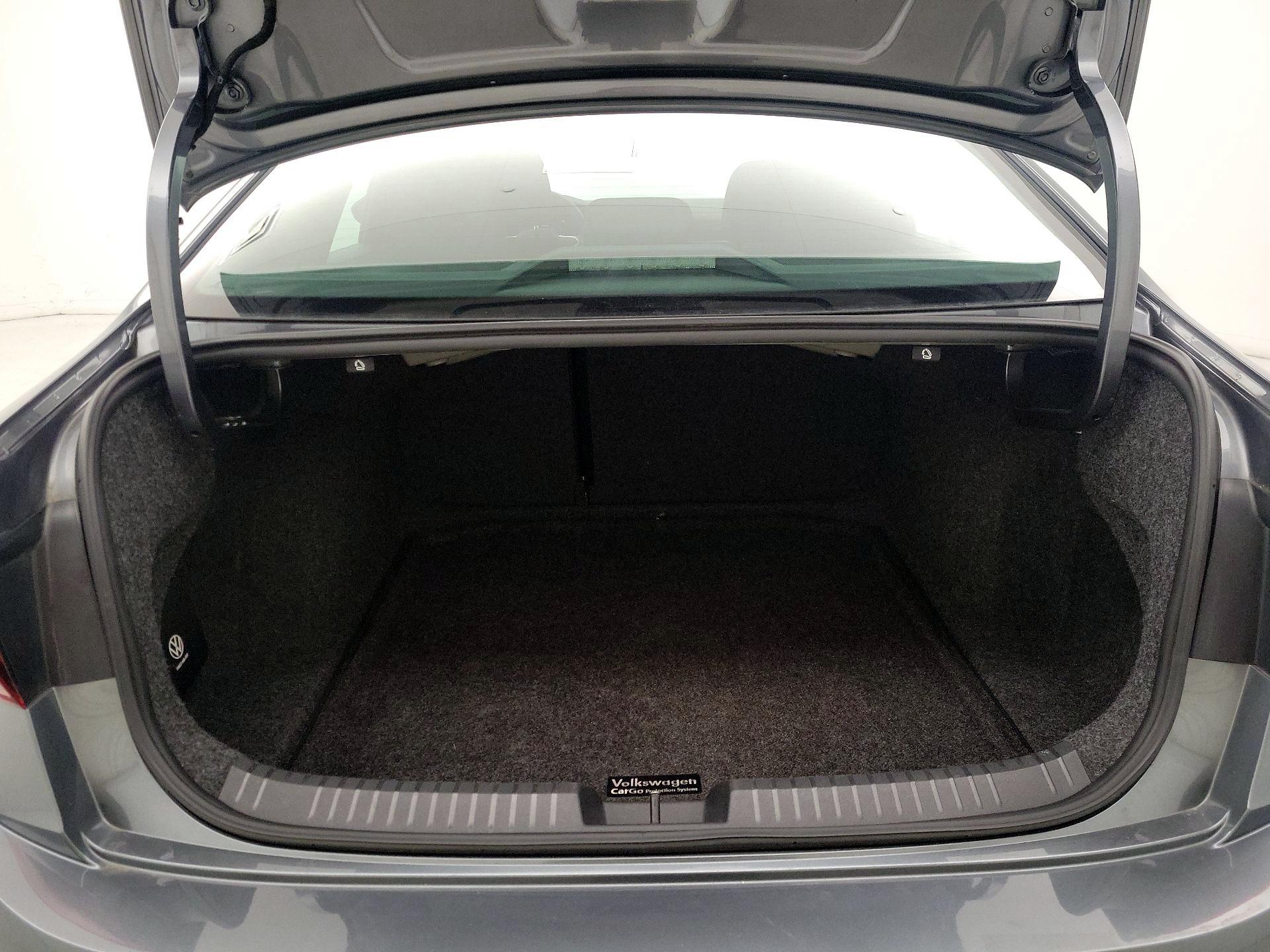 Thumbnail: 2023 Volkswagen Jetta - 20