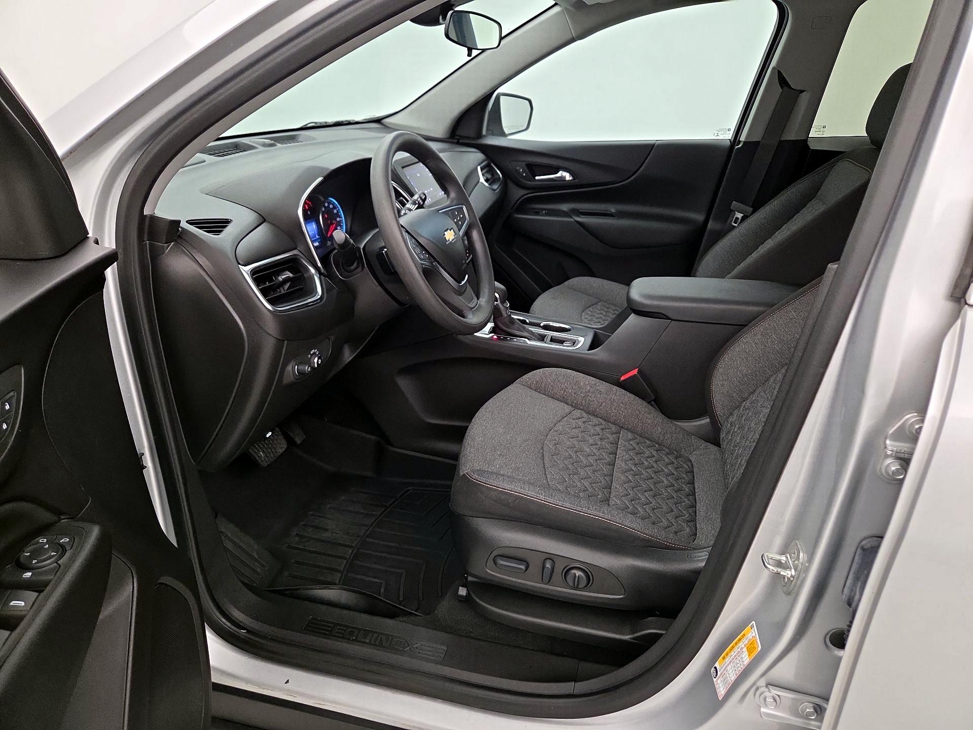 Thumbnail: 2022 Chevrolet Equinox - 11