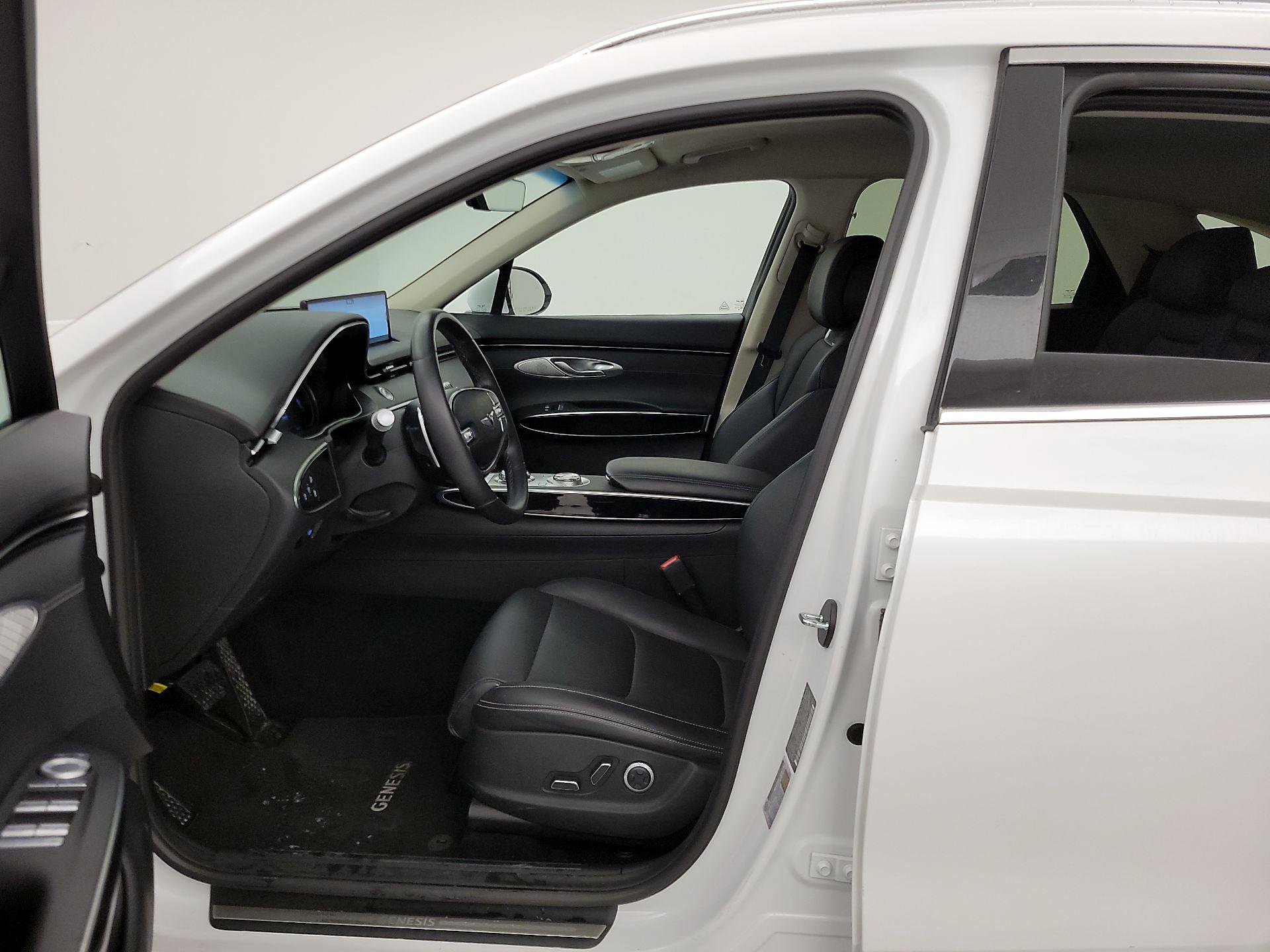 Thumbnail: 2025 Genesis GV70 - 11