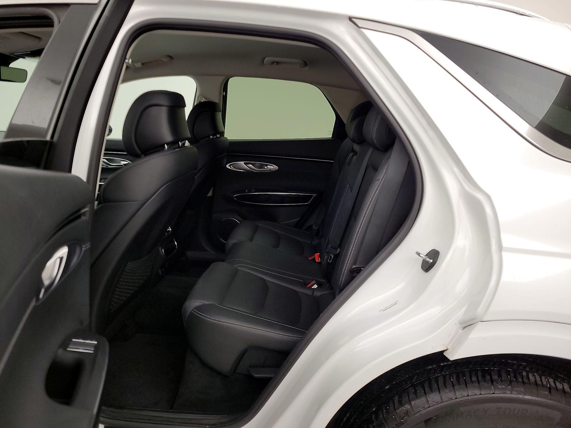 Thumbnail: 2025 Genesis GV70 - 20