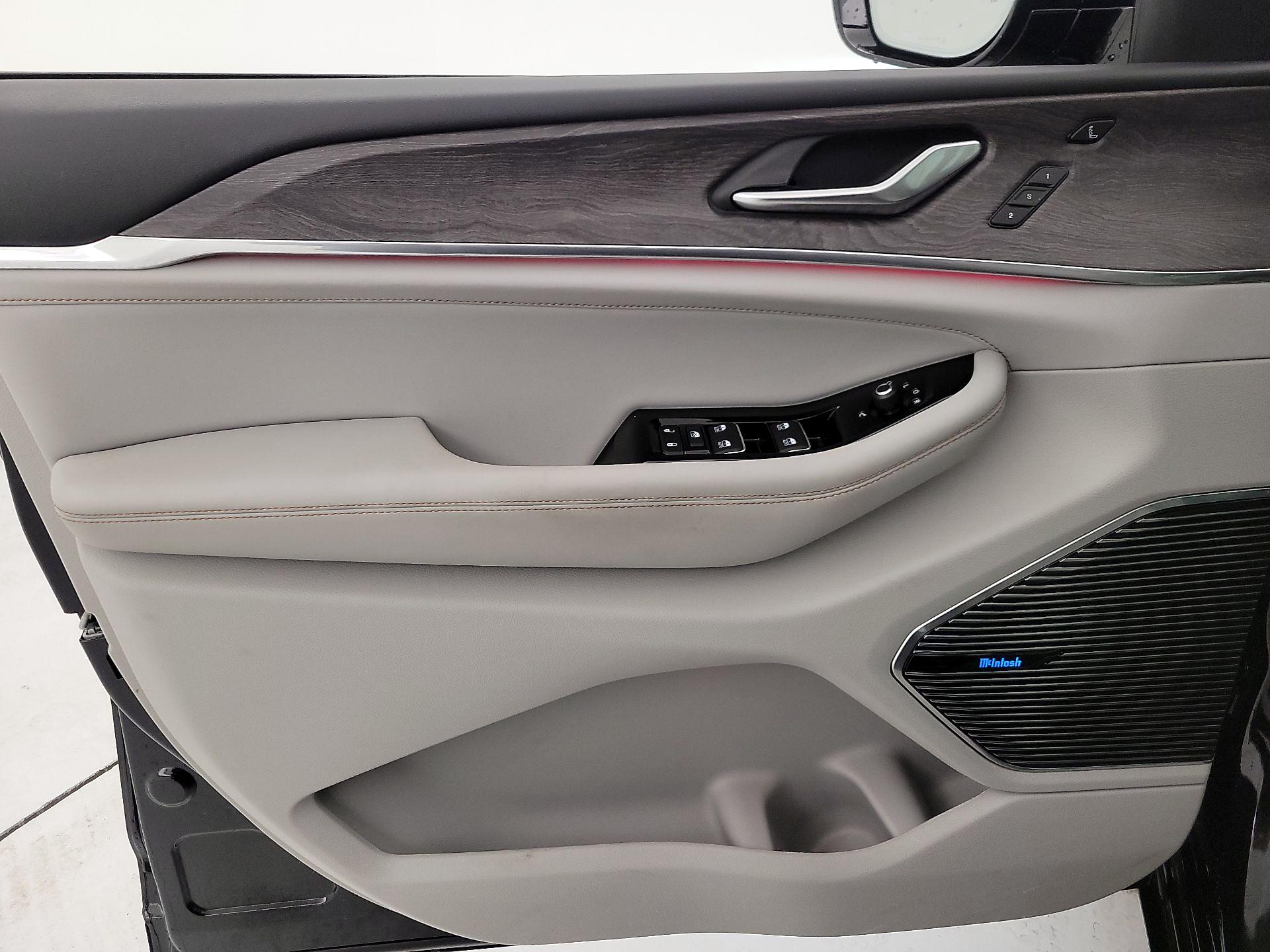 Thumbnail: 2023 Jeep Grand Cherokee - 12