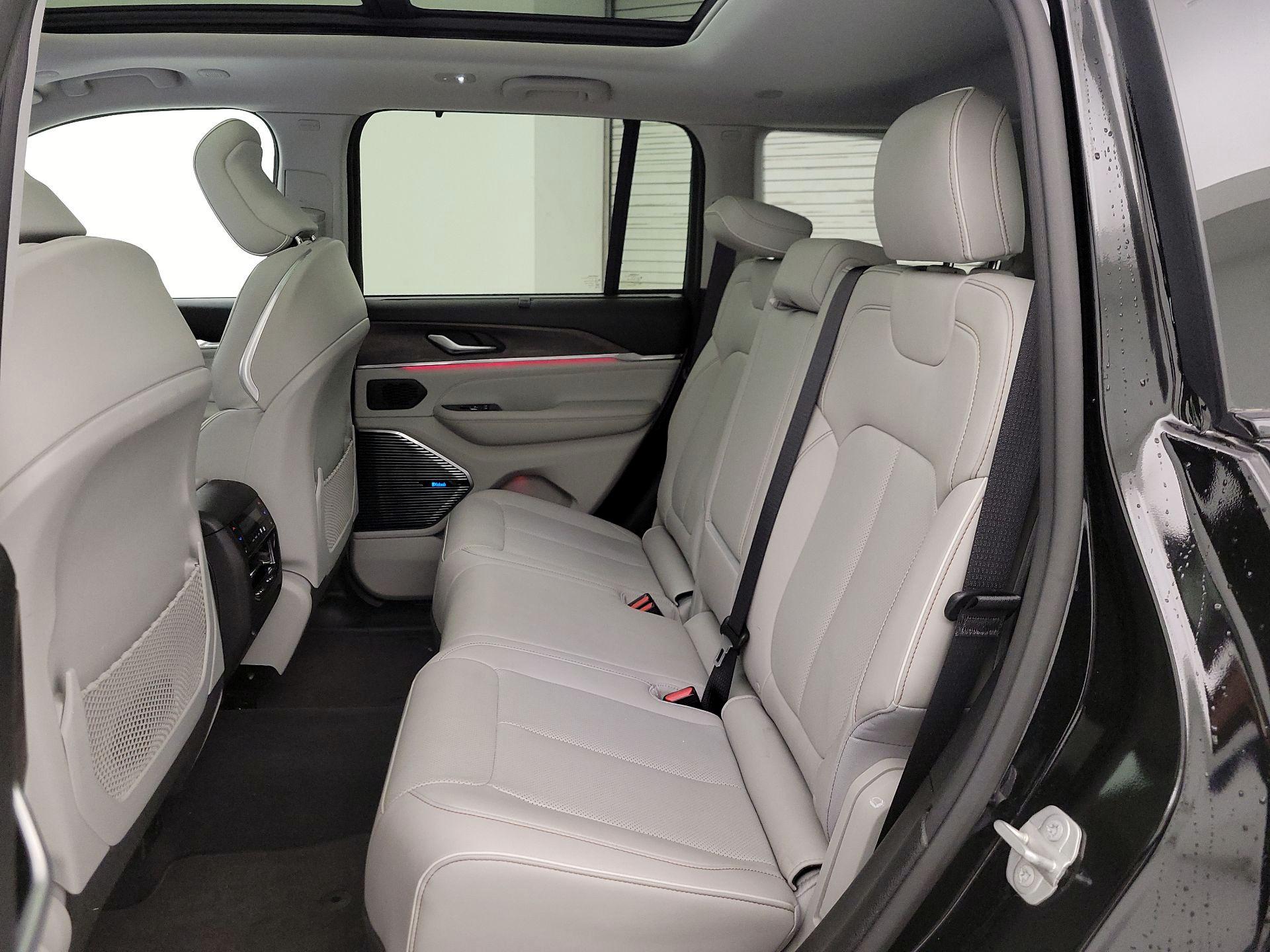 Thumbnail: 2023 Jeep Grand Cherokee - 20