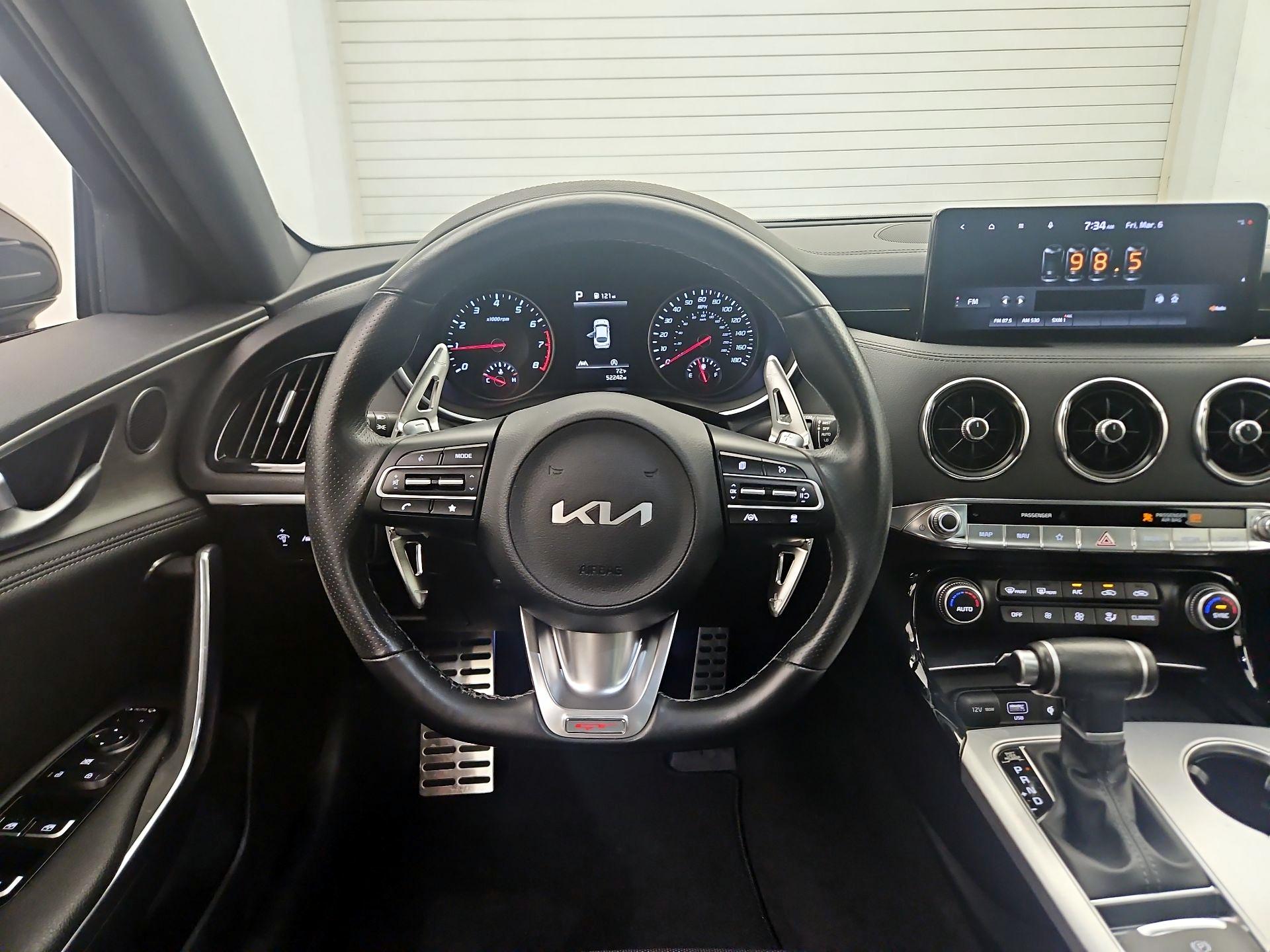 Thumbnail: 2022 Kia Stinger - 10