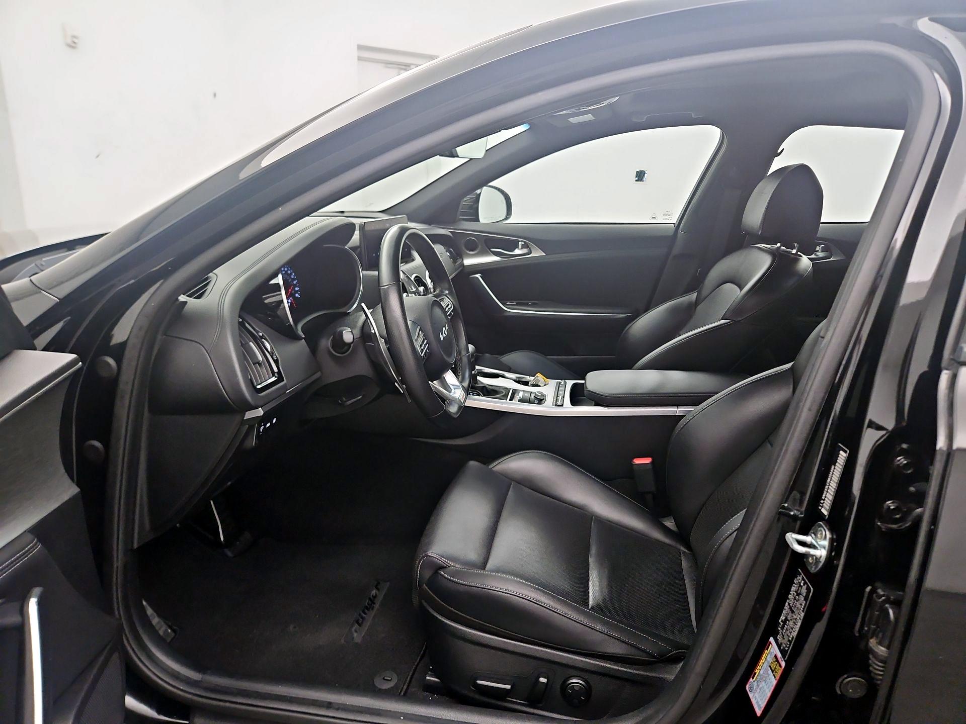 Thumbnail: 2022 Kia Stinger - 11