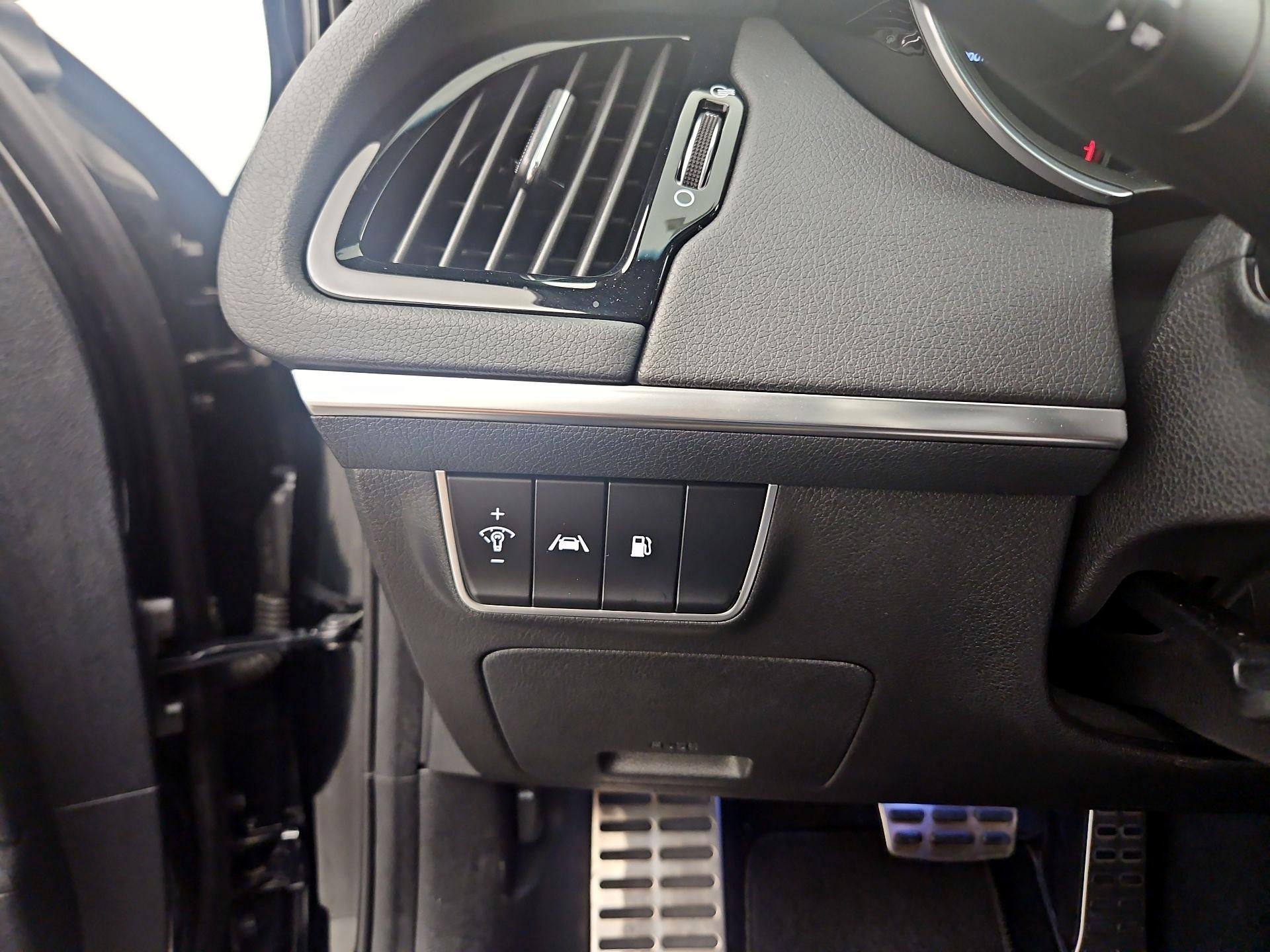 Thumbnail: 2022 Kia Stinger - 13