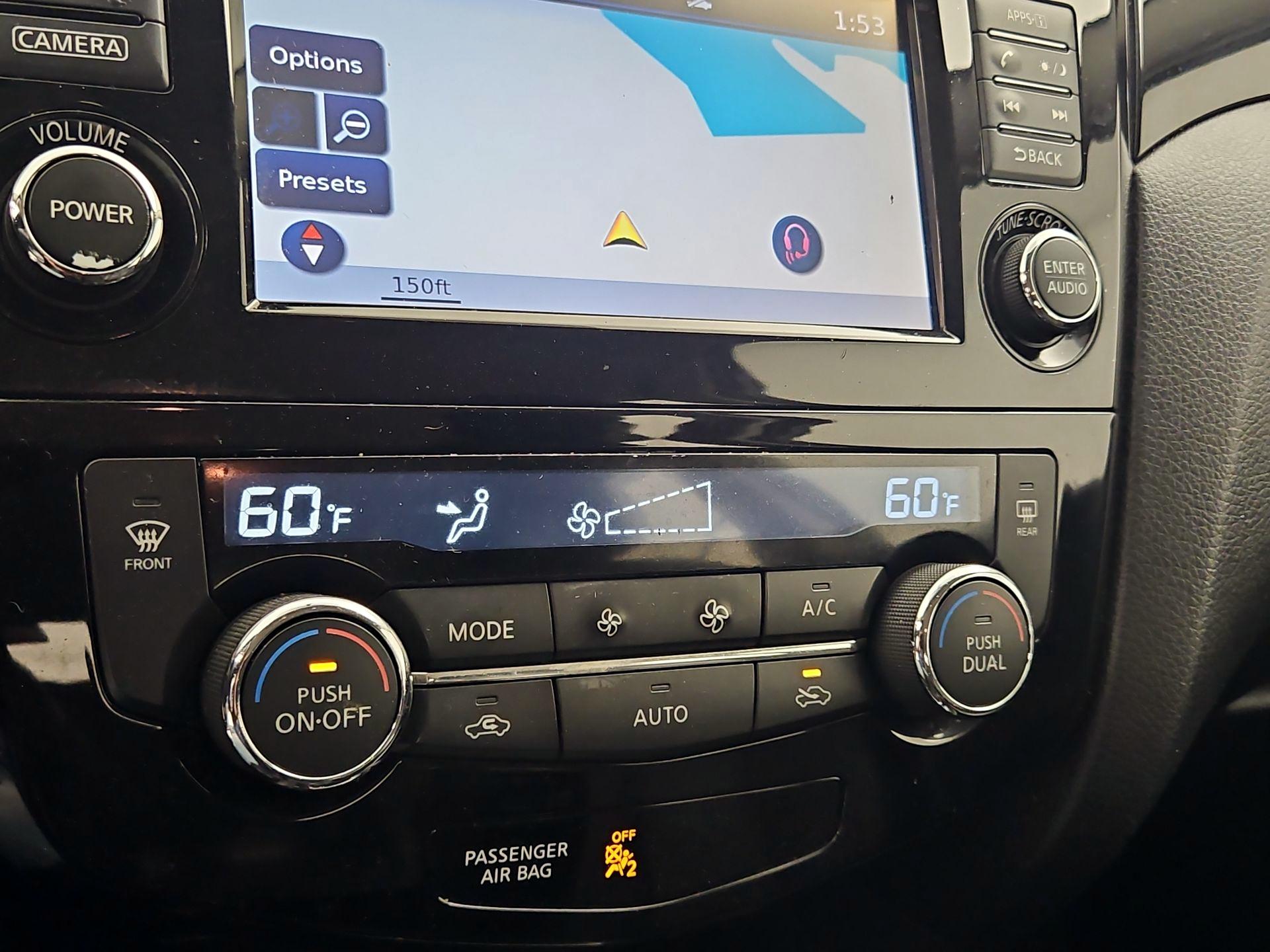 Thumbnail: 2017 Nissan Rogue Sport - 17