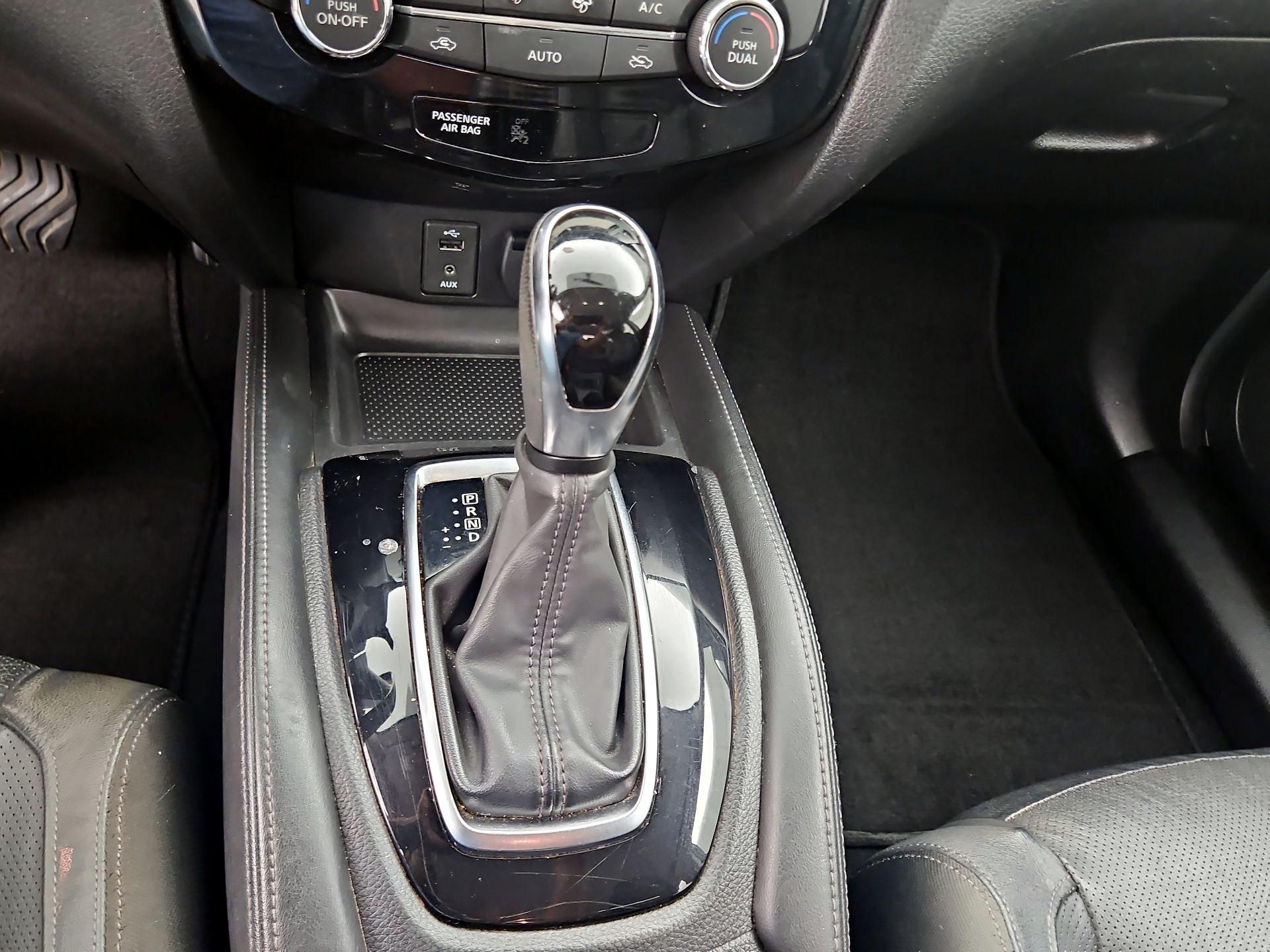 Thumbnail: 2017 Nissan Rogue Sport - 18