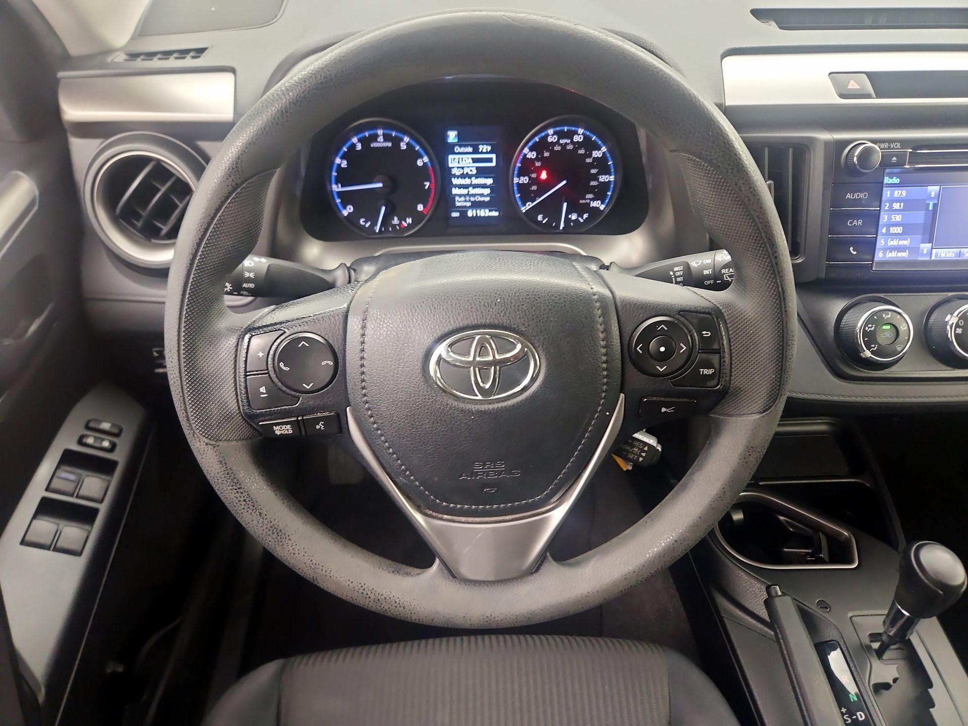 Thumbnail: 2017 Toyota RAV4 - 10