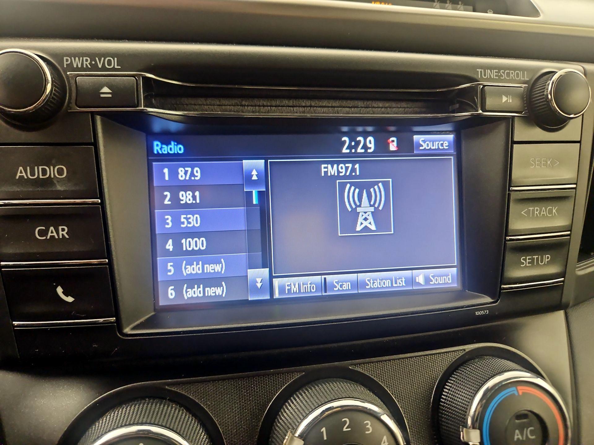 Thumbnail: 2017 Toyota RAV4 - 15