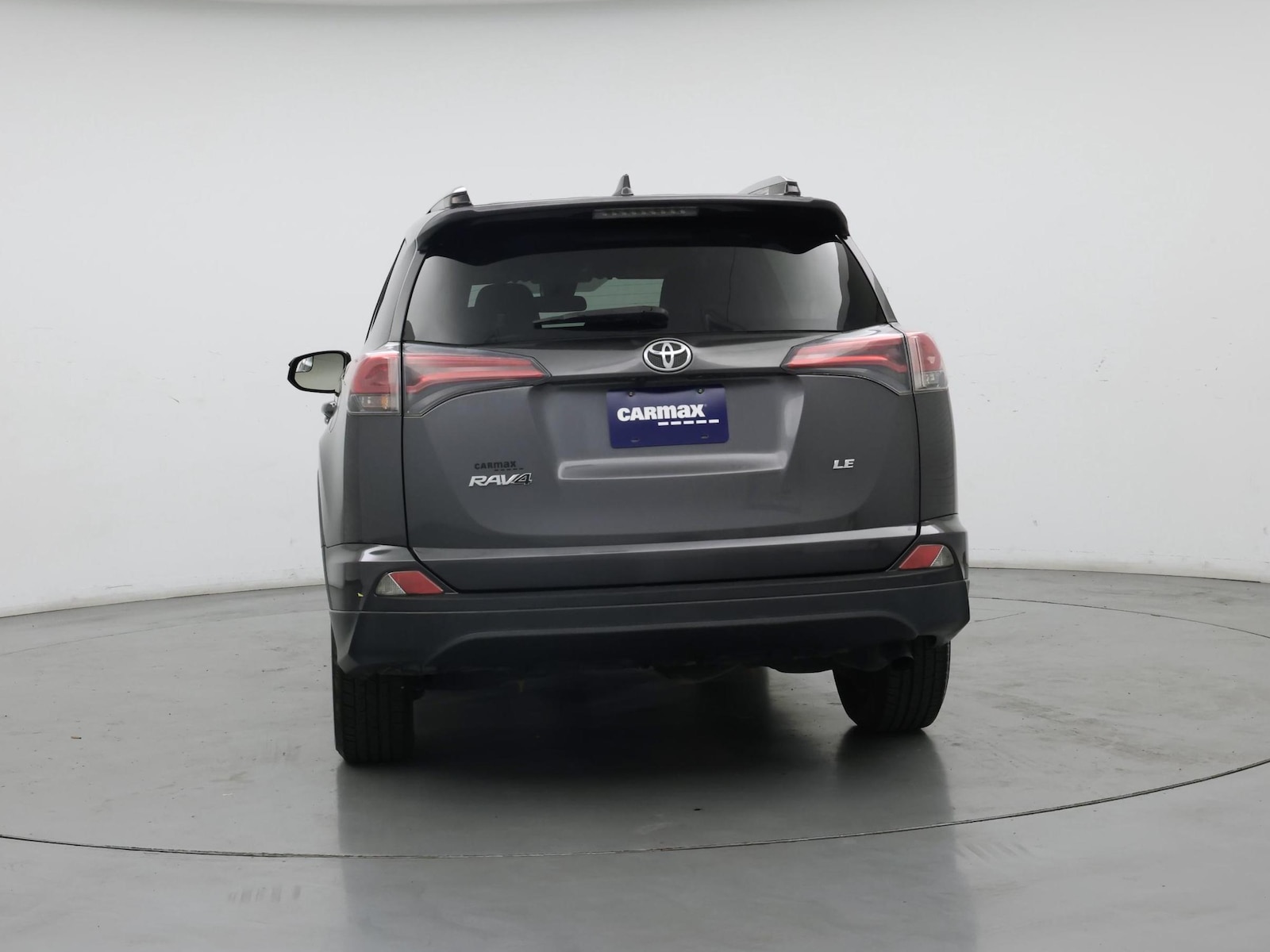 2017 Toyota RAV4 LE - Photo 7