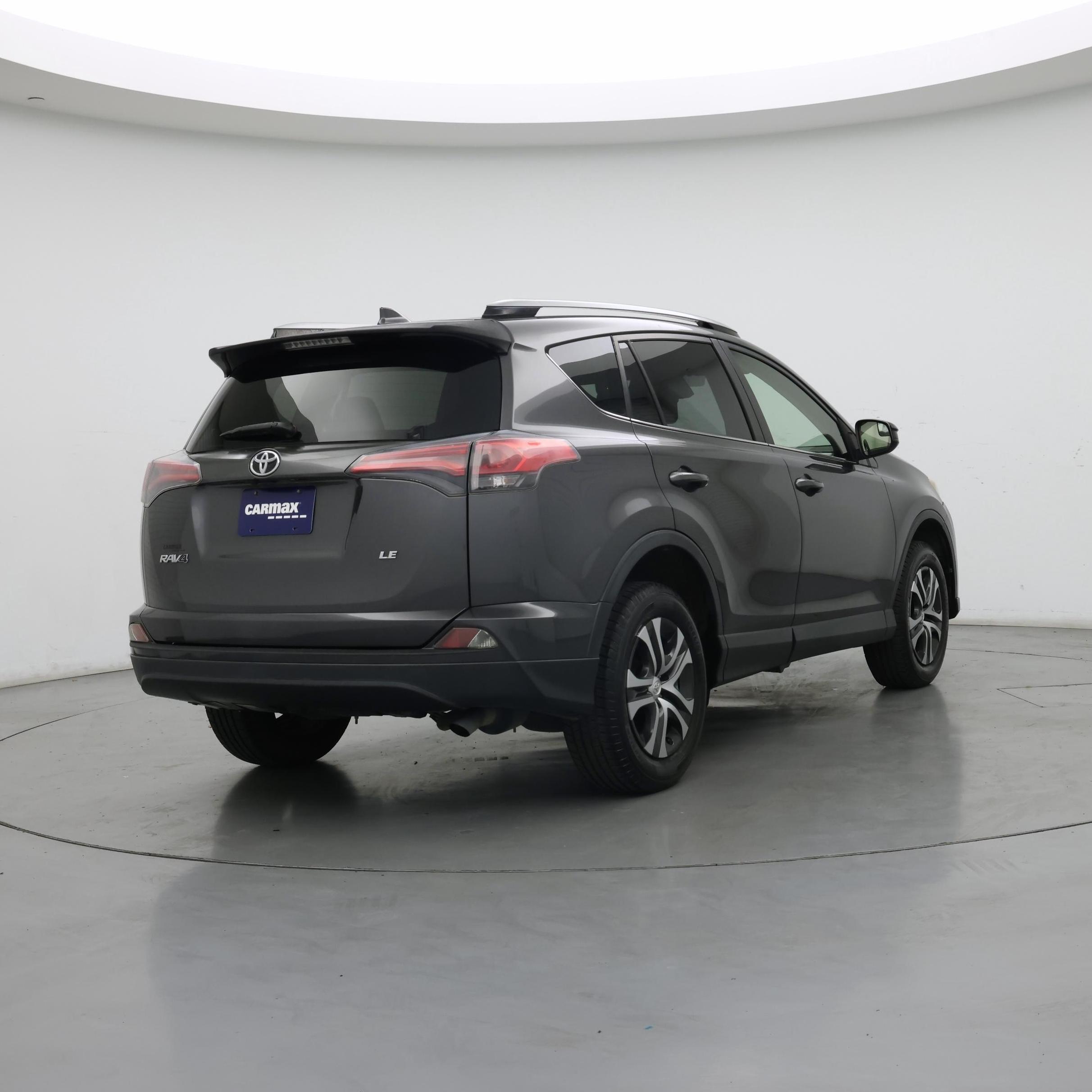 Thumbnail: 2017 Toyota RAV4 - 8