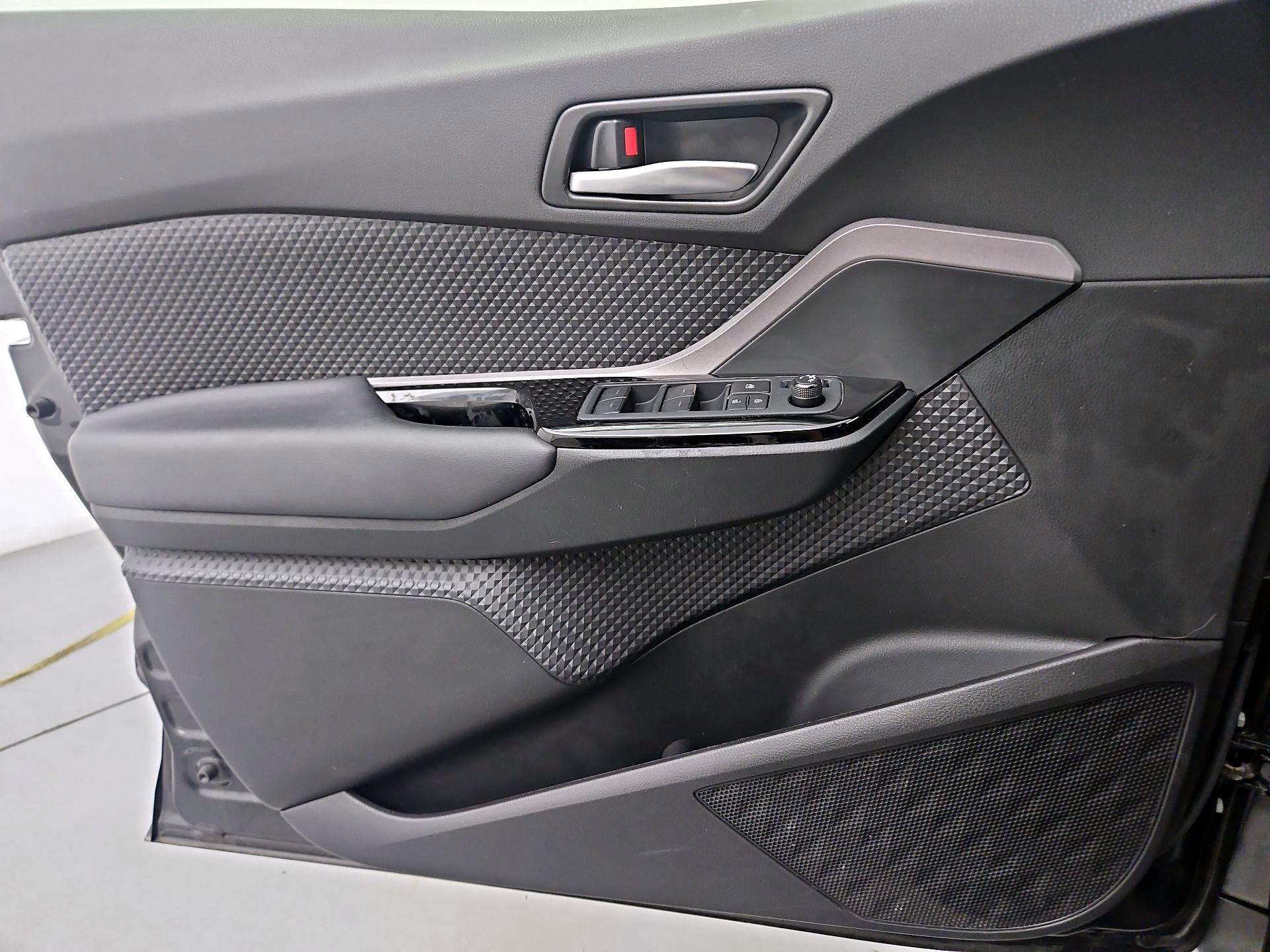 Thumbnail: 2021 Toyota C-HR - 12