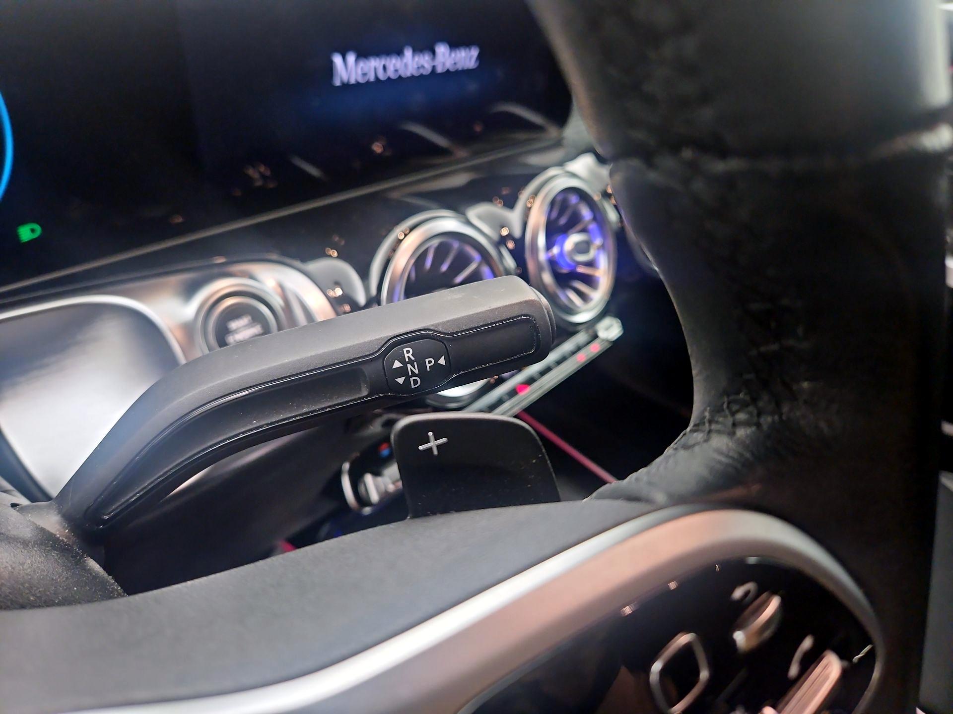 Thumbnail: 2020 Mercedes-Benz GLB - 15